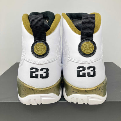 Jordan 9 Retro Statue