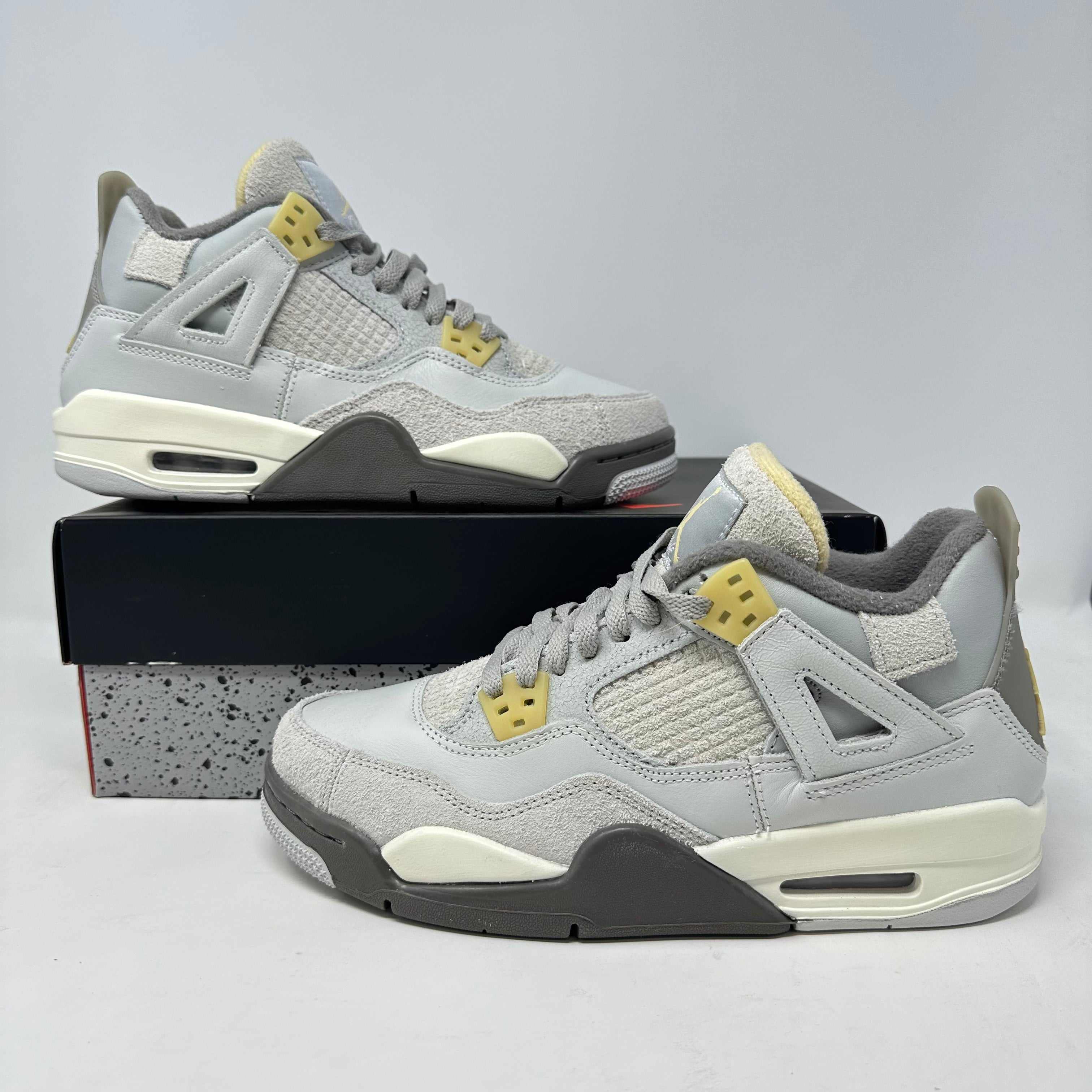 Jordan 4 Retro SE Craft Photon Dust