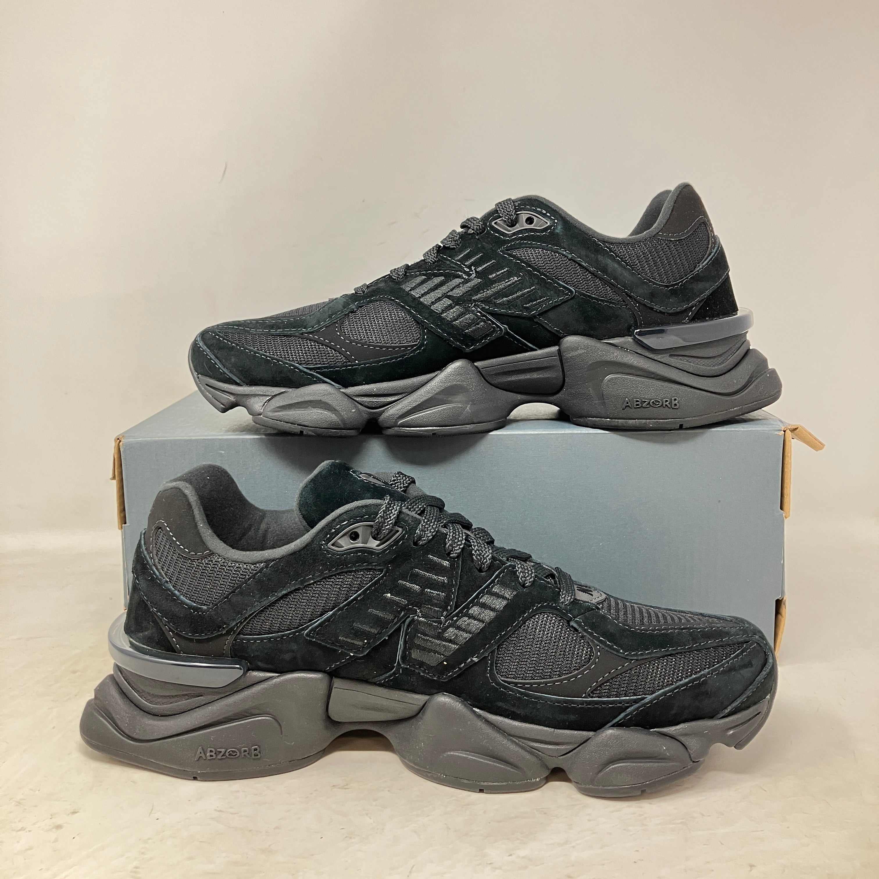 New Balance 9060 Triple Black