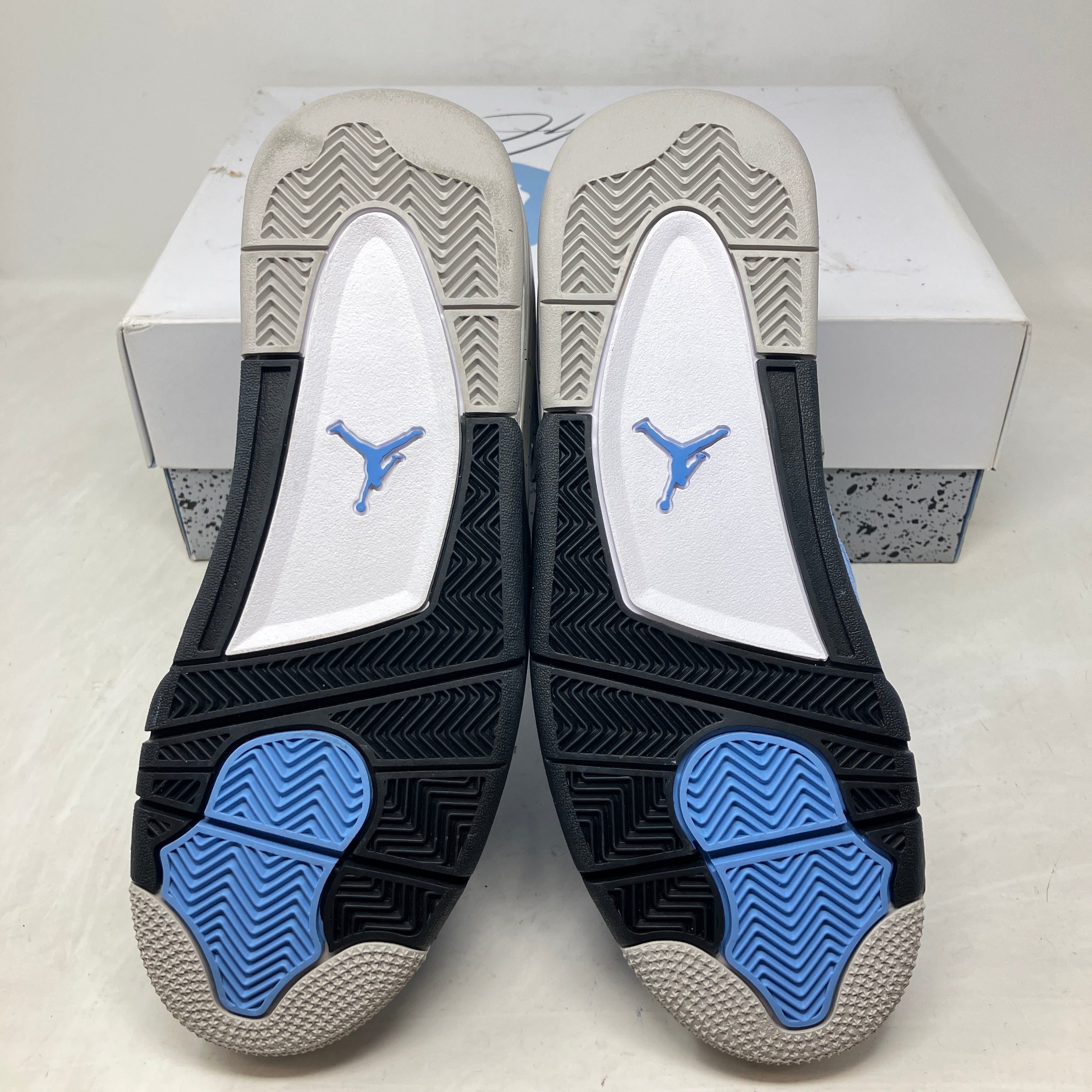 Jordan 4 Retro University Blue