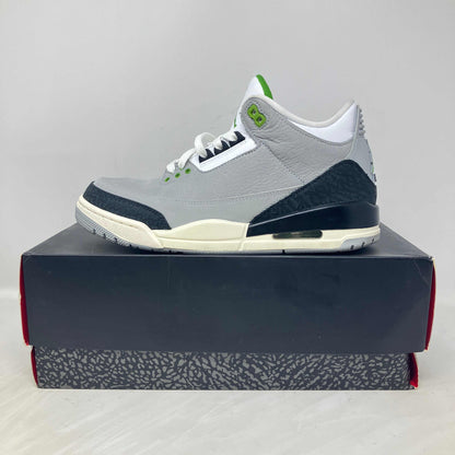 Jordan 3 Retro Chlorophyll pre-owned sneaker with green accents on black and grey box