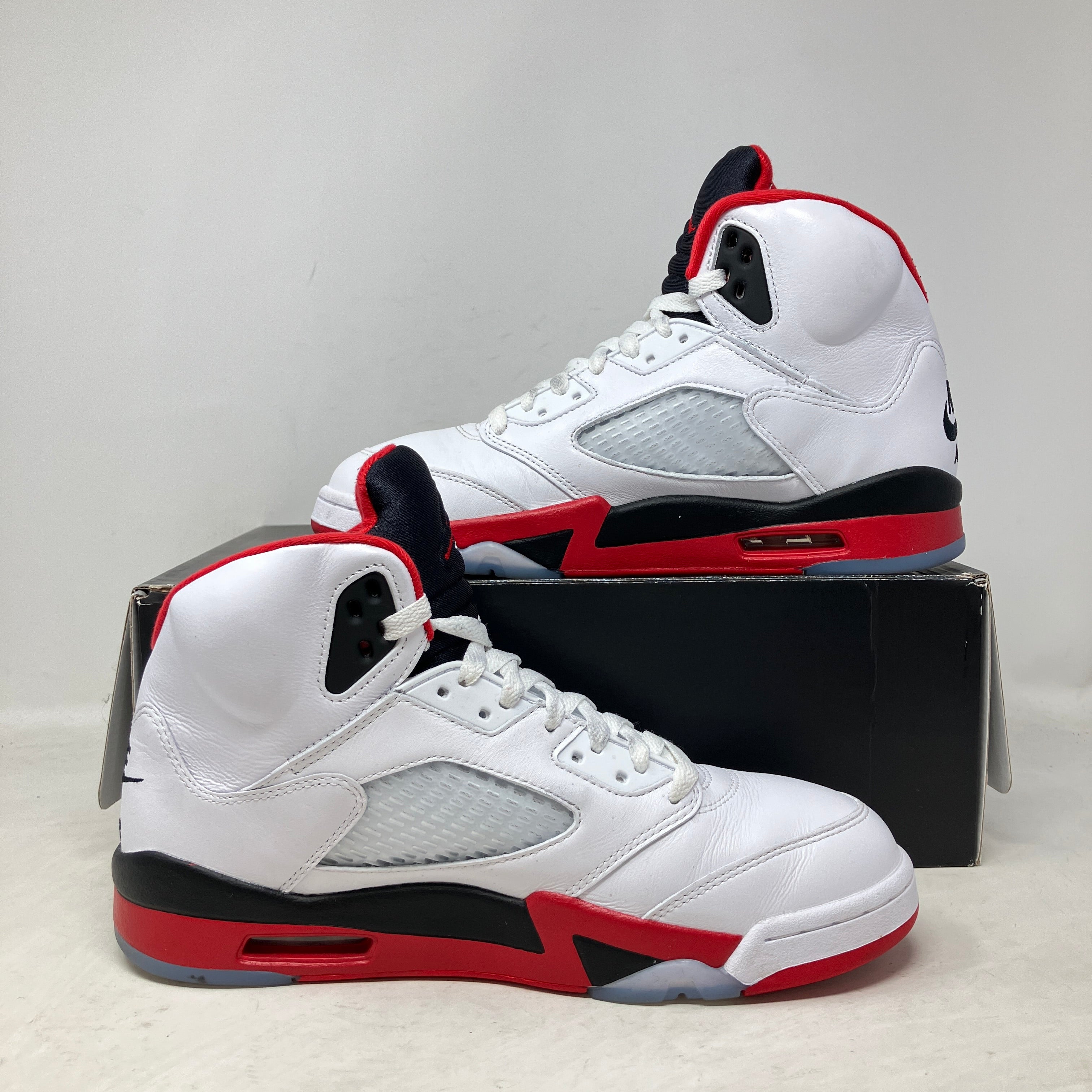 Jordan 5 Retro Fire Red Black Tongue (2025)
