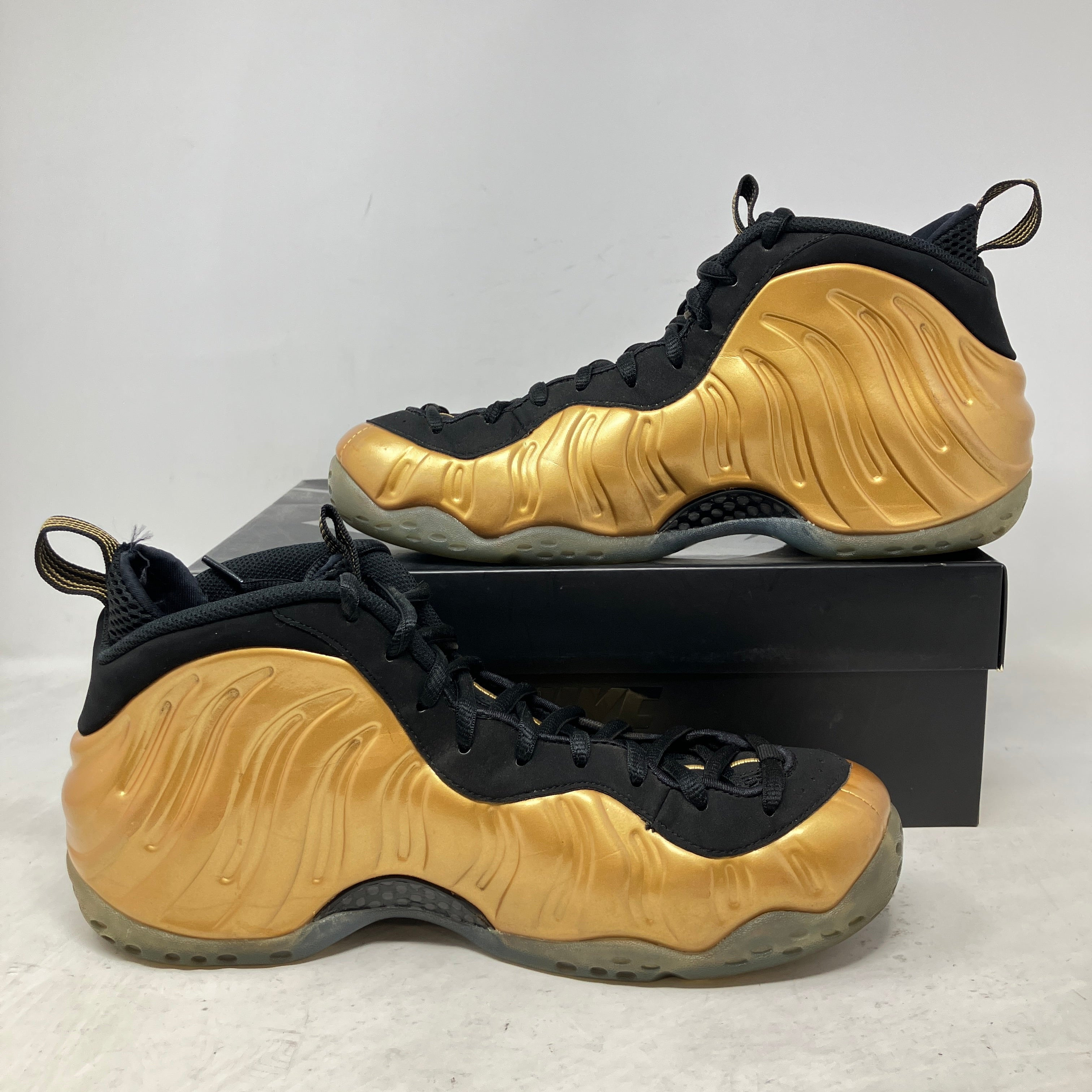 Nike Air Foamposite One Metallic Gold