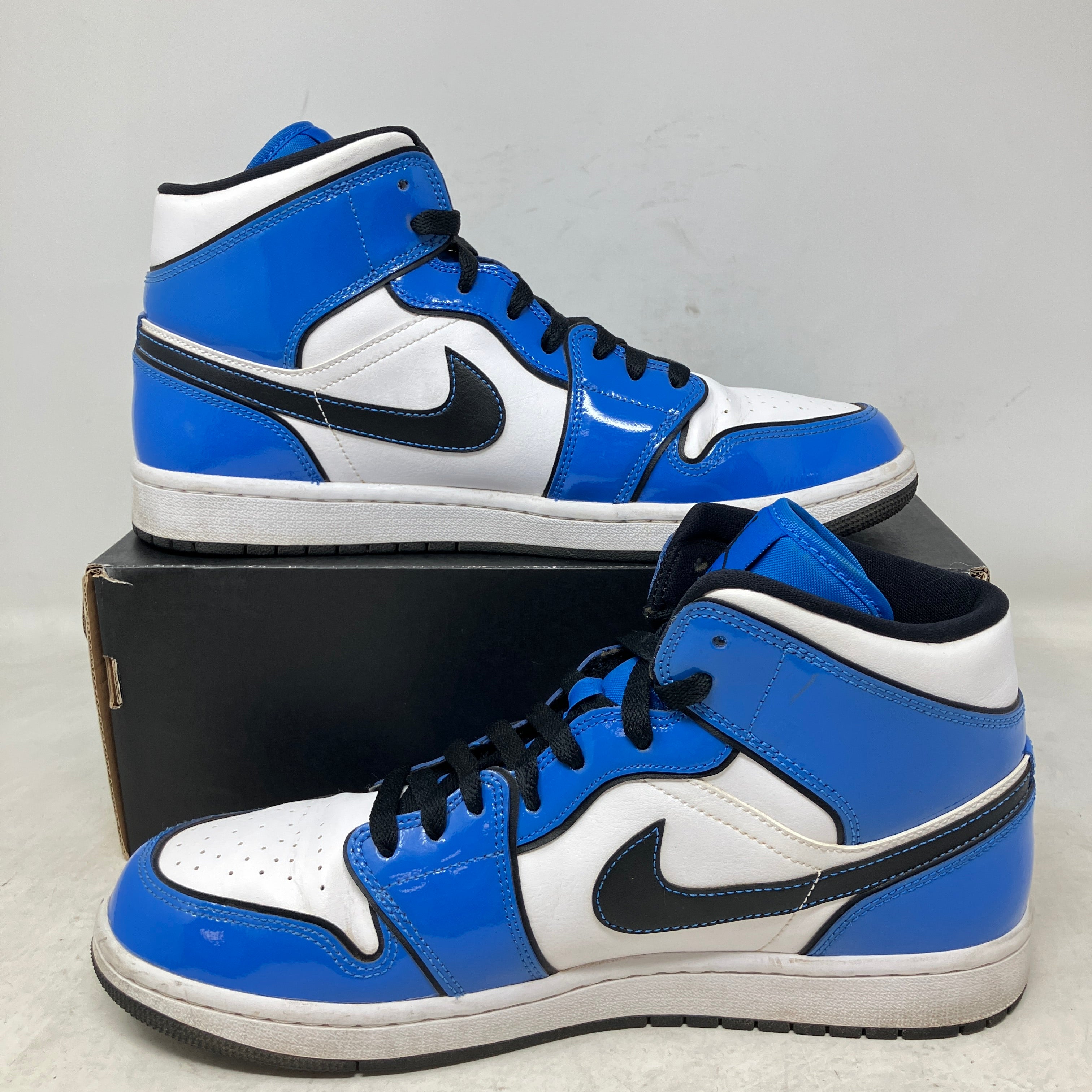 Jordan 1 Mid Signal Blue