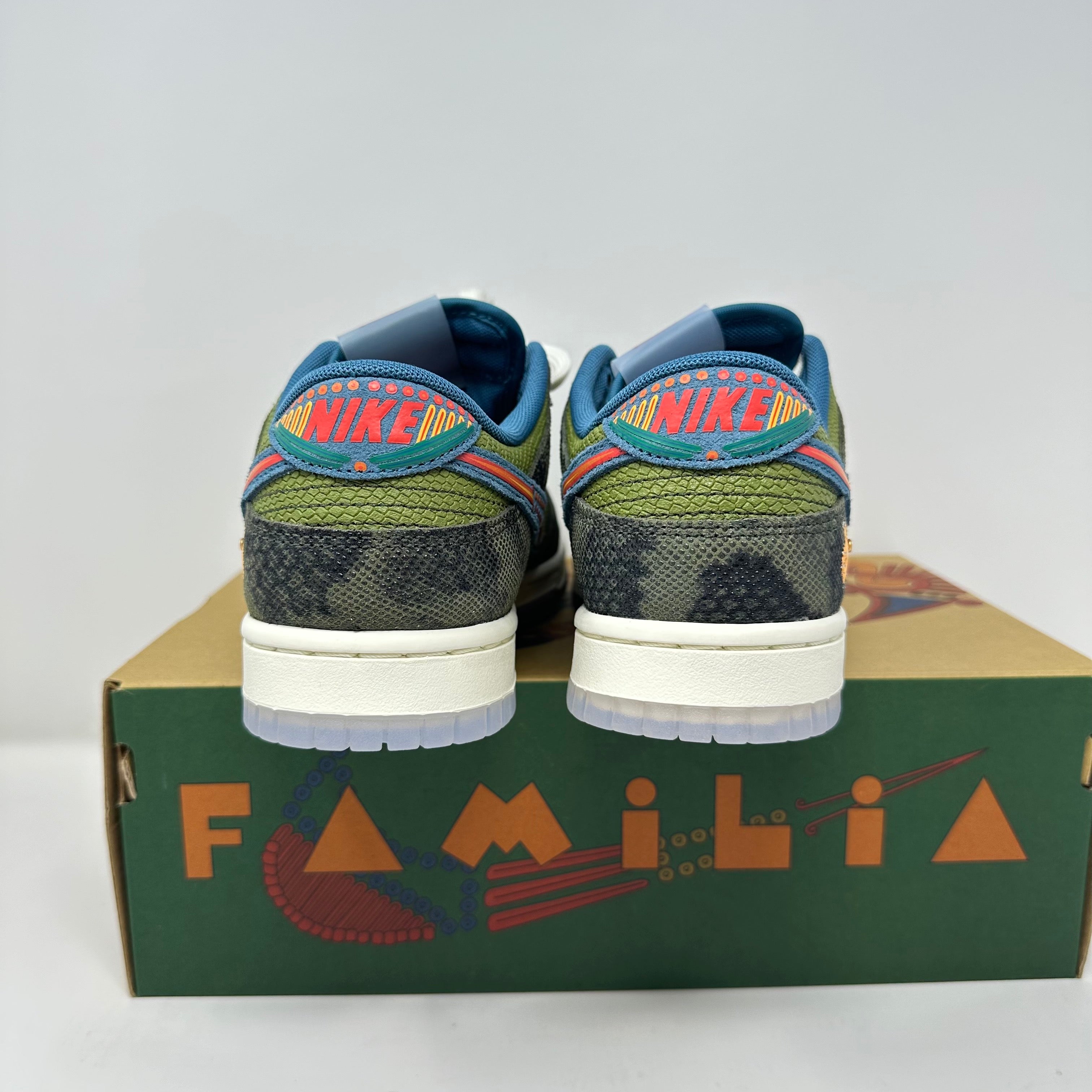 Nike Dunk Low Siempre Familia
