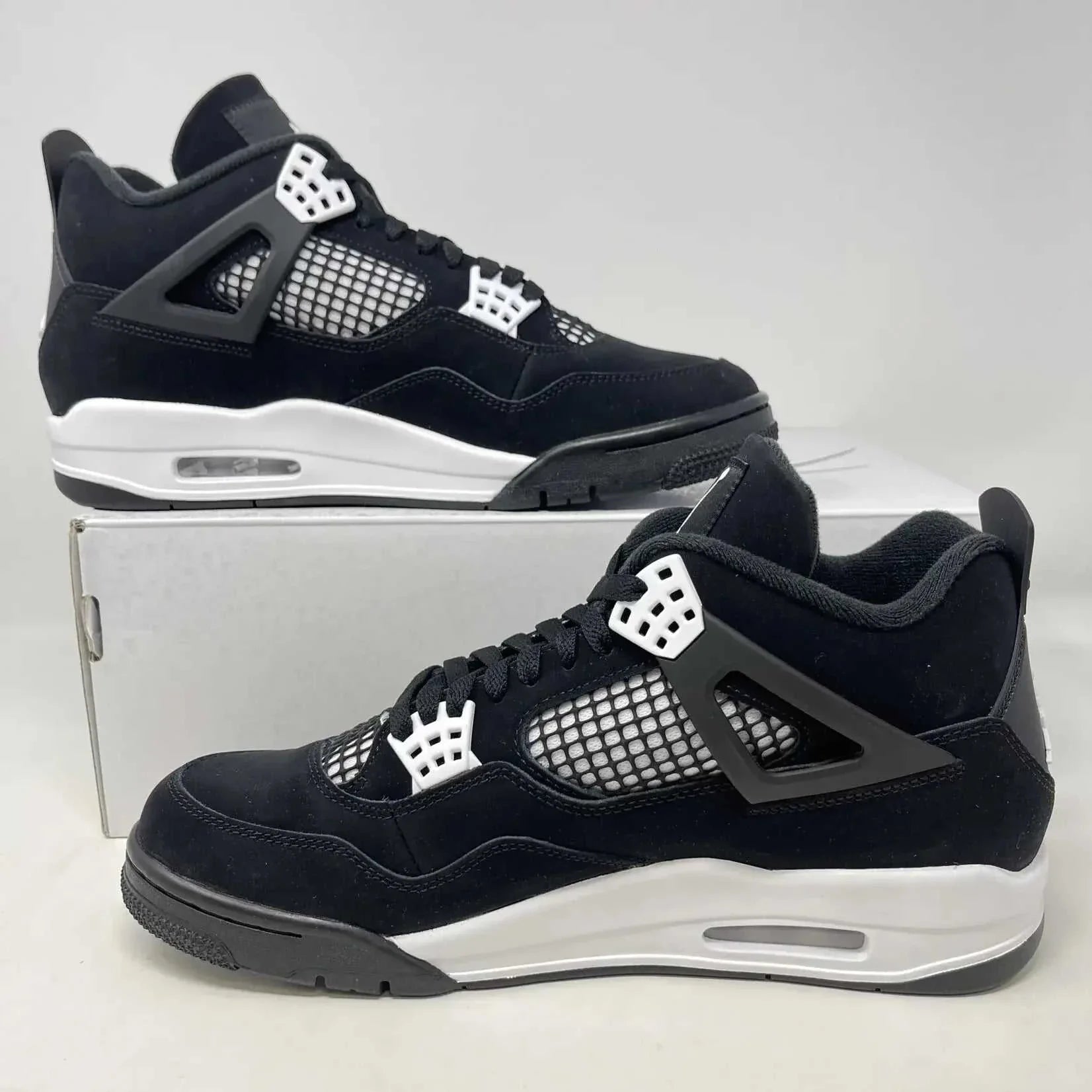 Jordan 4 Retro White Thunder sneakers, brand new condition, with all accessories.