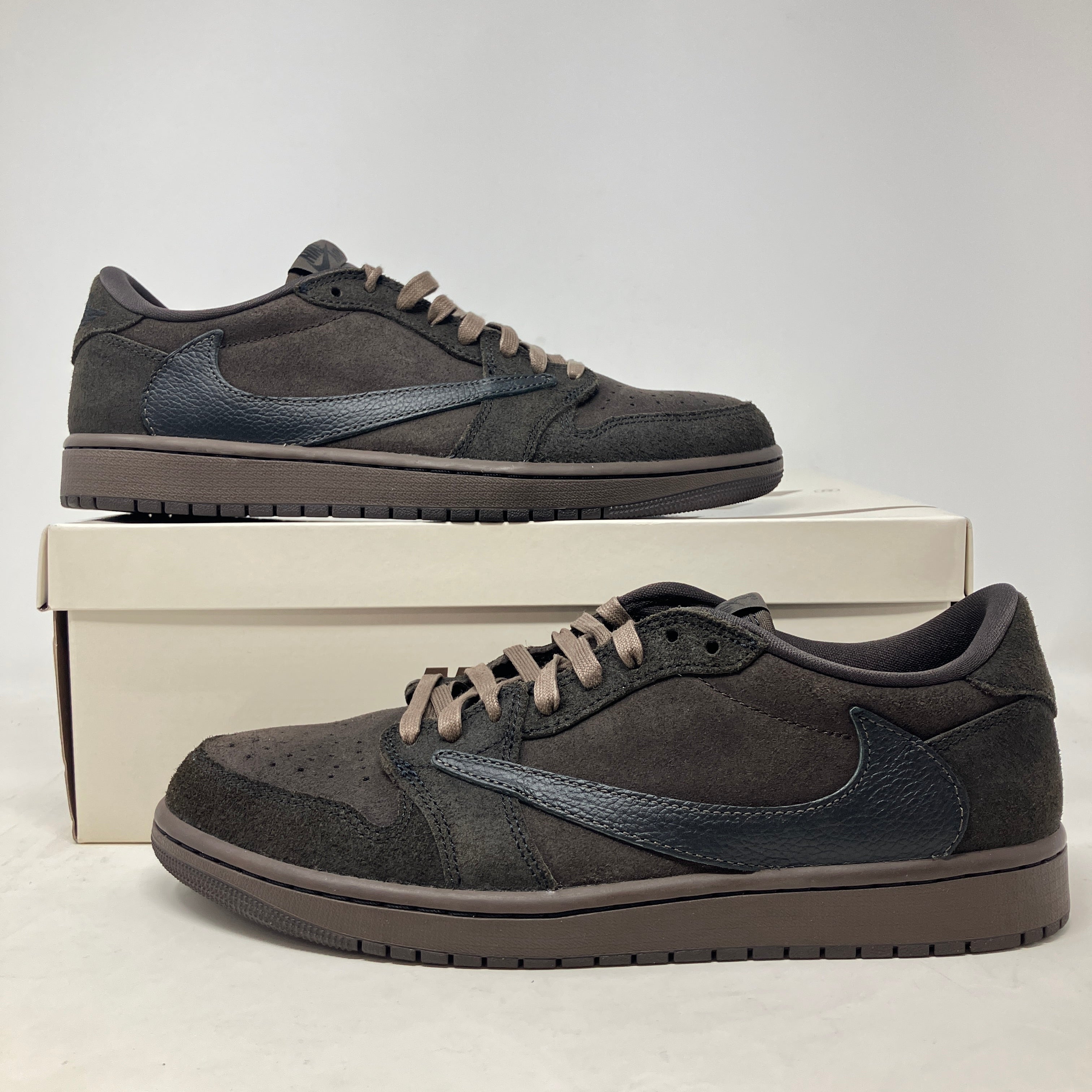Jordan 1 Retro Low OG SP Travis Scott Velvet Brown