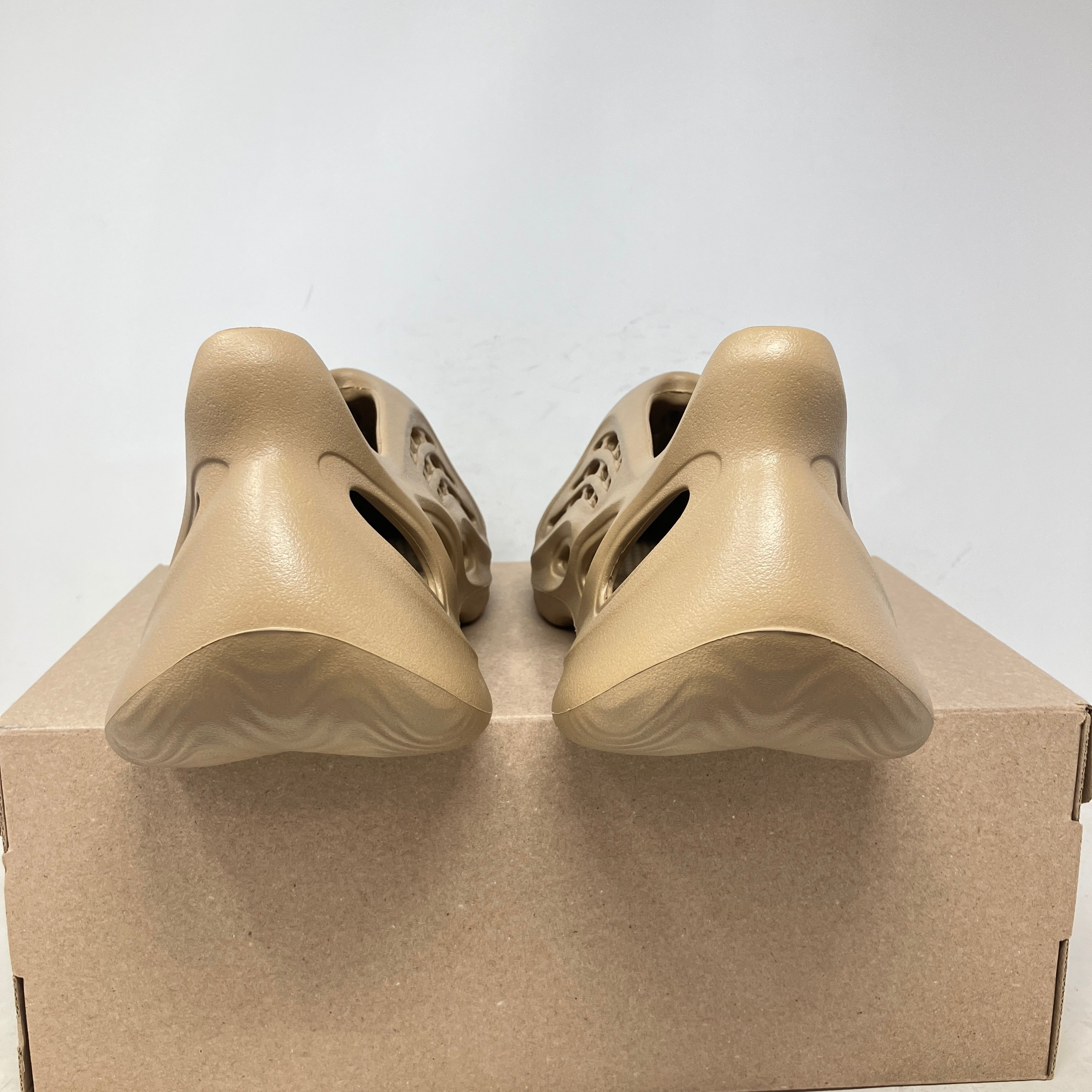 adidas Yeezy Foam RNR Clay Taupe