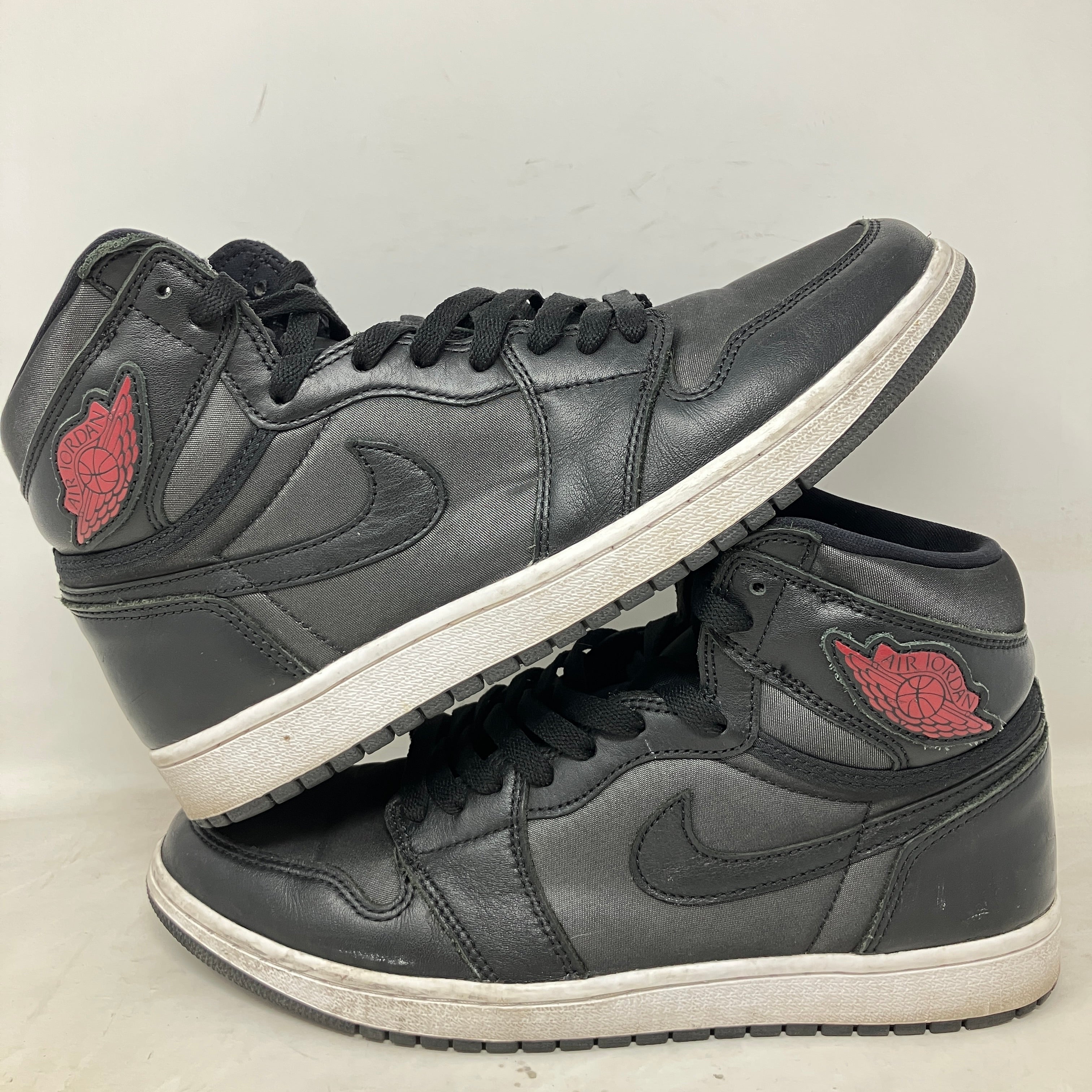 Jordan 1 Retro High Black Satin Gym Red