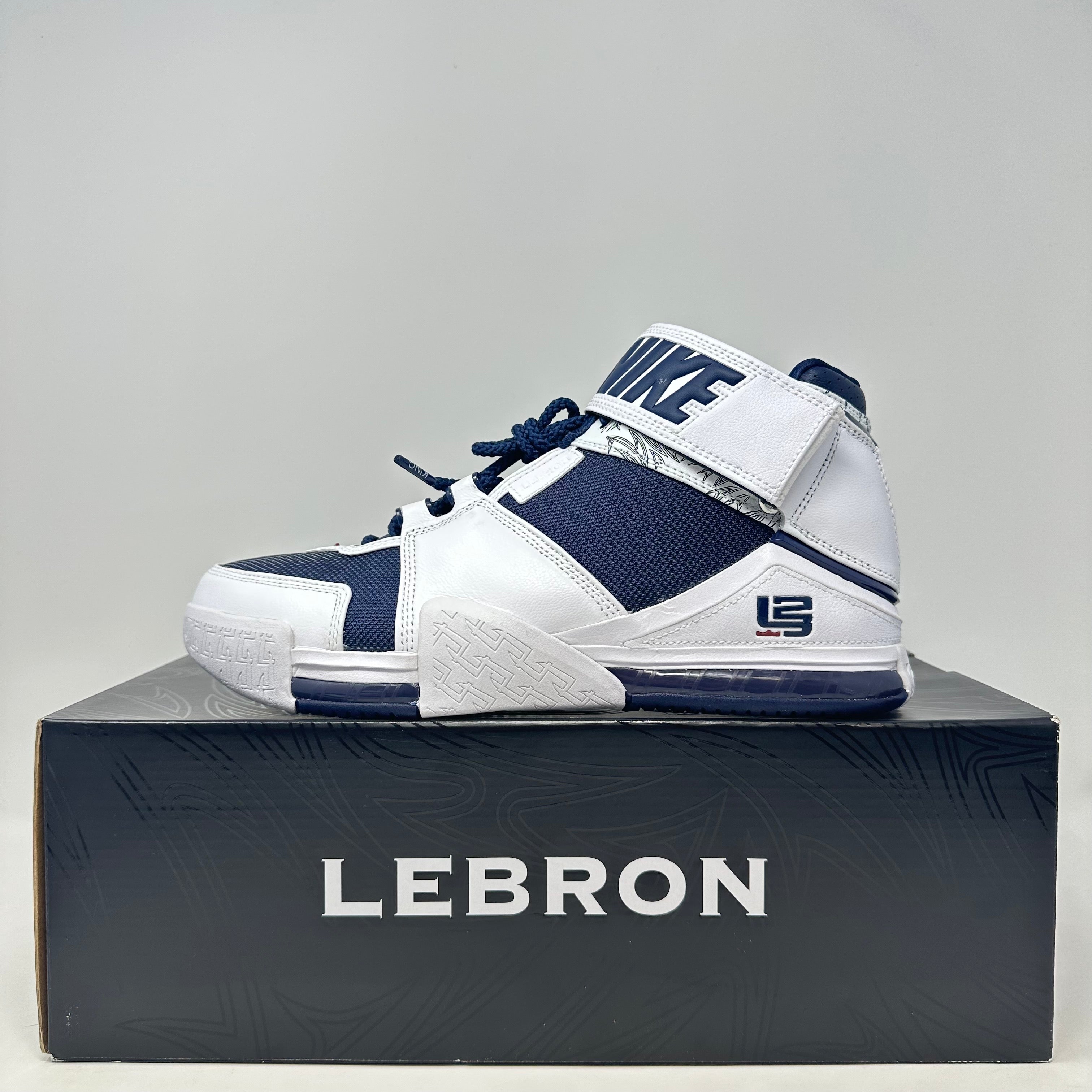 Nike LeBron Zoom 2 Midnight Navy (2022)