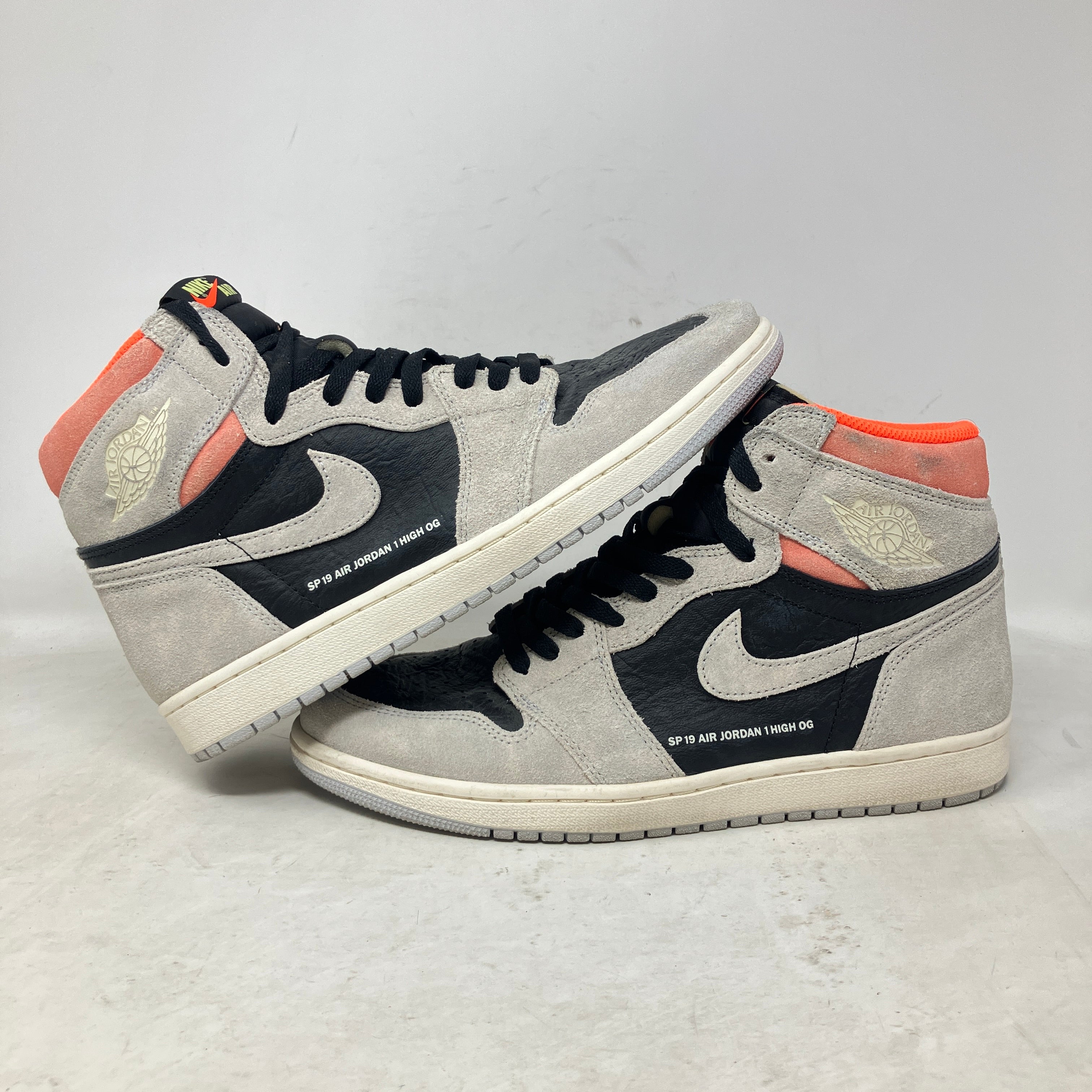 Jordan 1 Retro High Neutral Grey Hyper Crimson