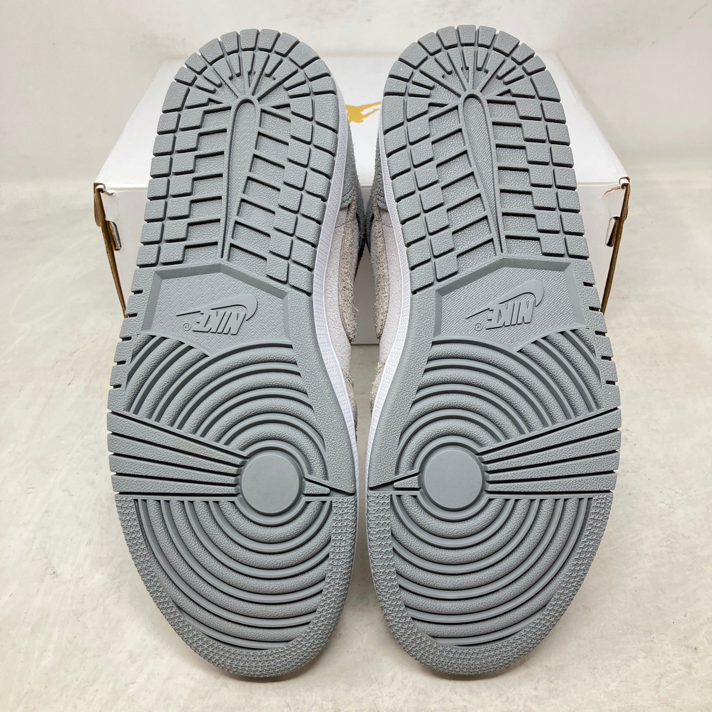Jordan 1 Mid SE Particle Grey (Women's)