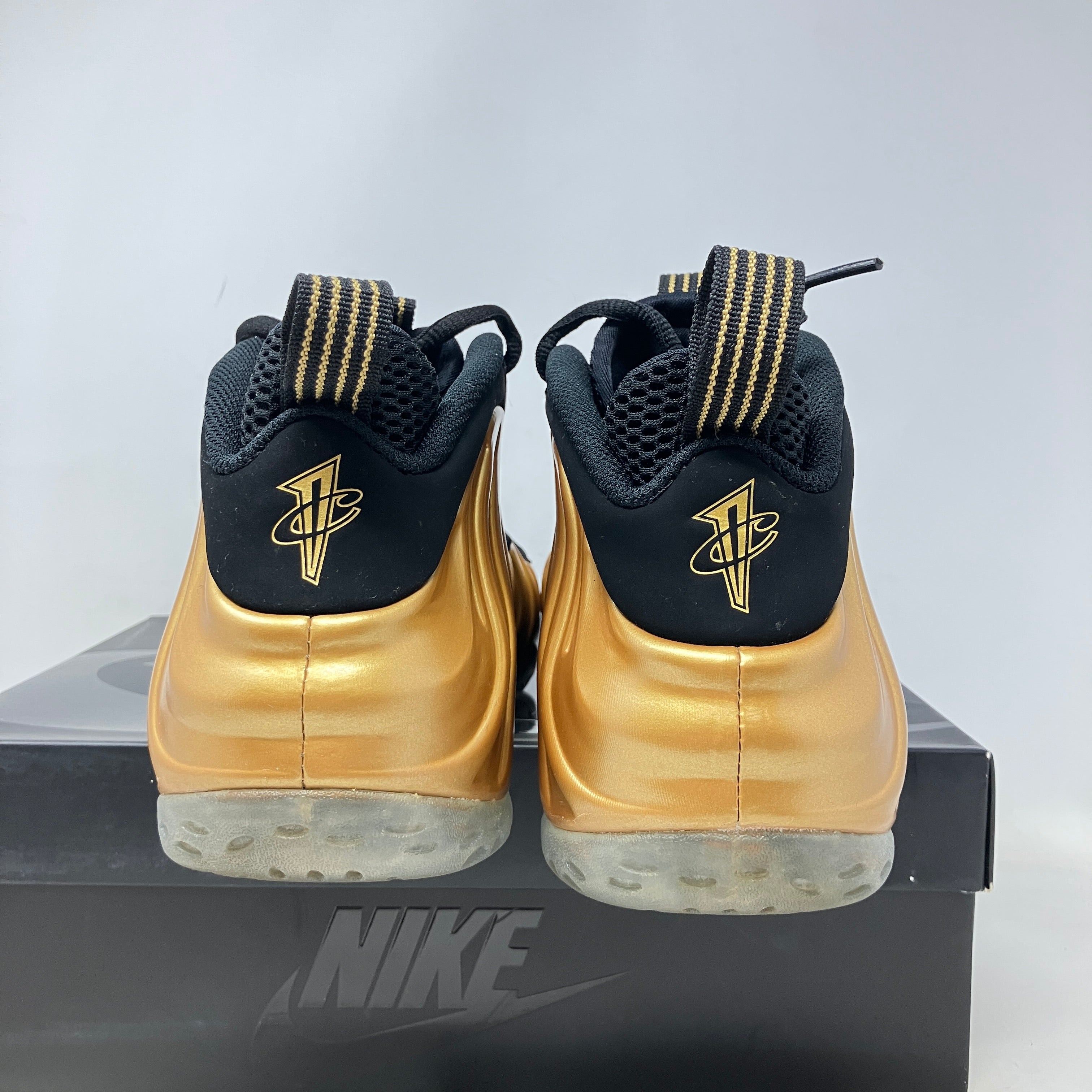 Nike Air Foamposite One Metallic Gold