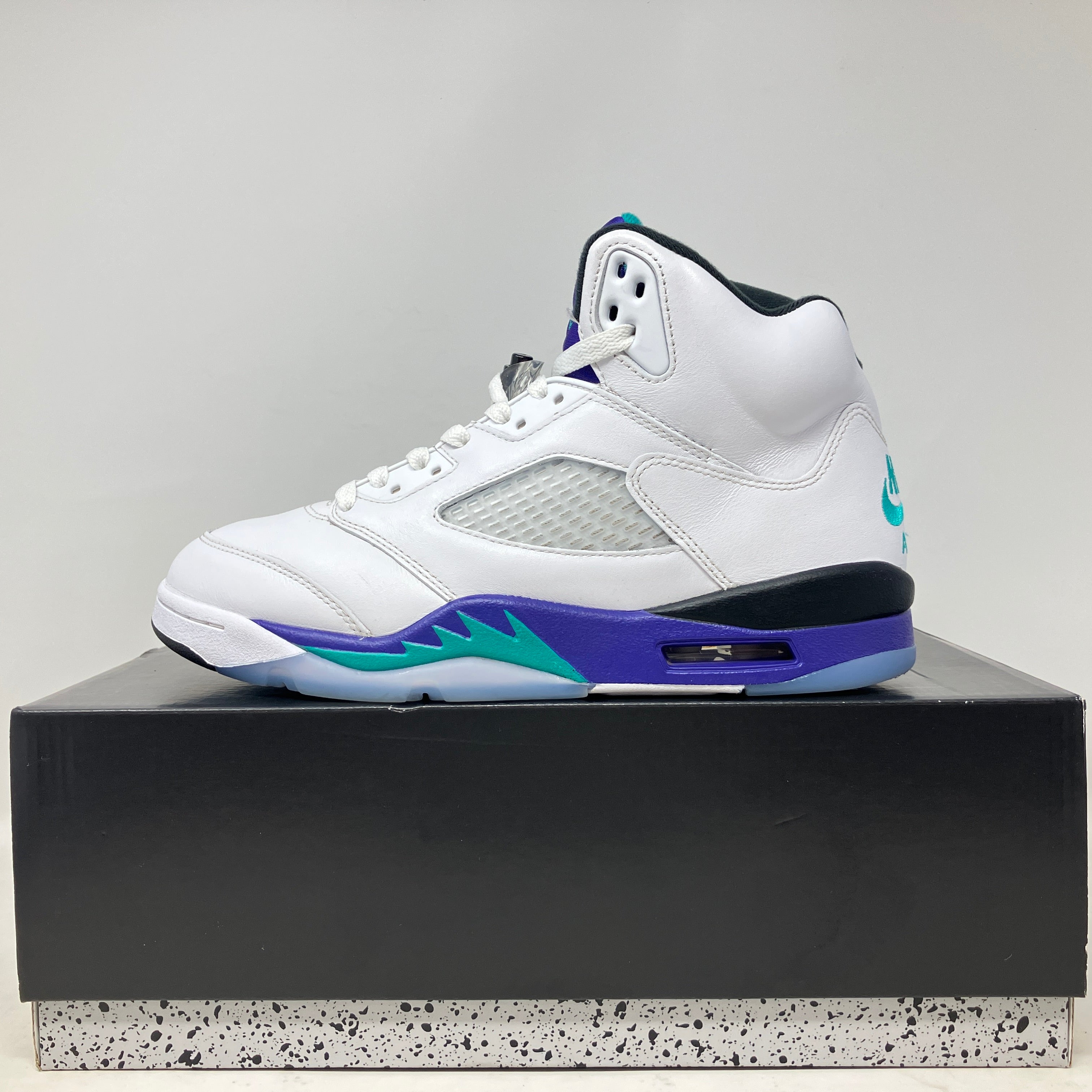 Jordan 5 Retro Grape (2025)
