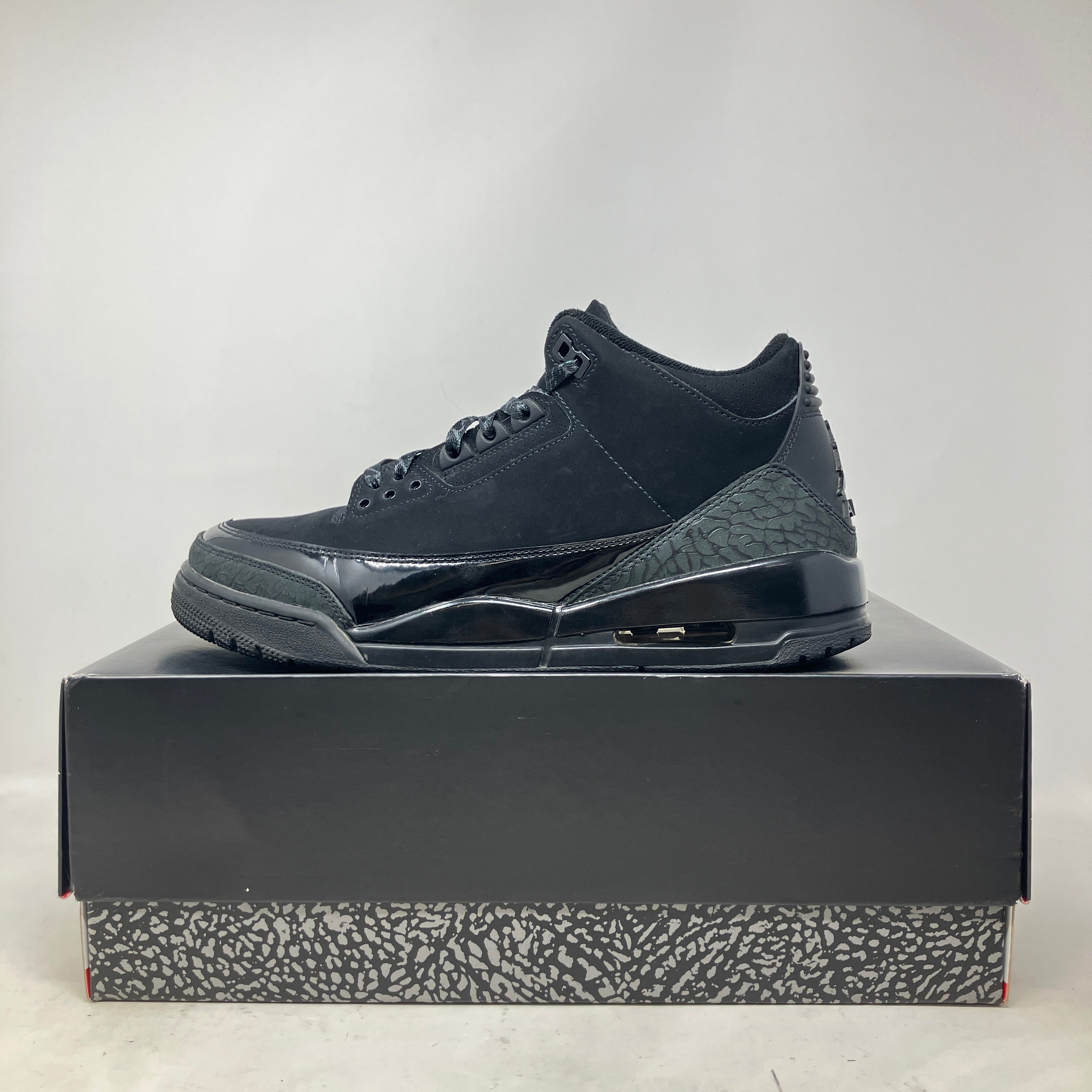 Jordan 3 Retro Black Cat (2025)