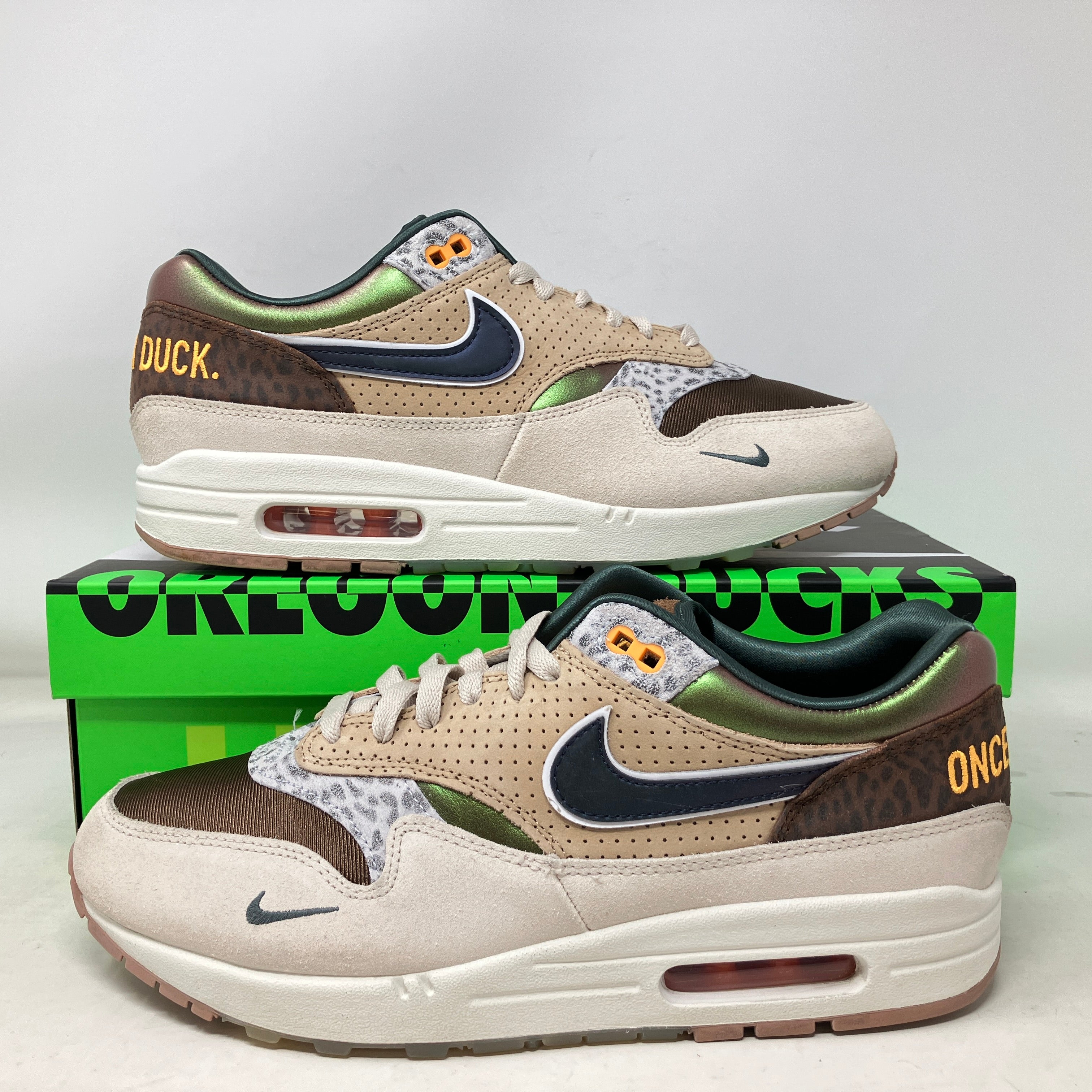スニーカー Nike Air Max 1 '87 Premium University of Oregon PE (2024) Nike Air Max 1 '87 Luxe University of Oregon PE (2024