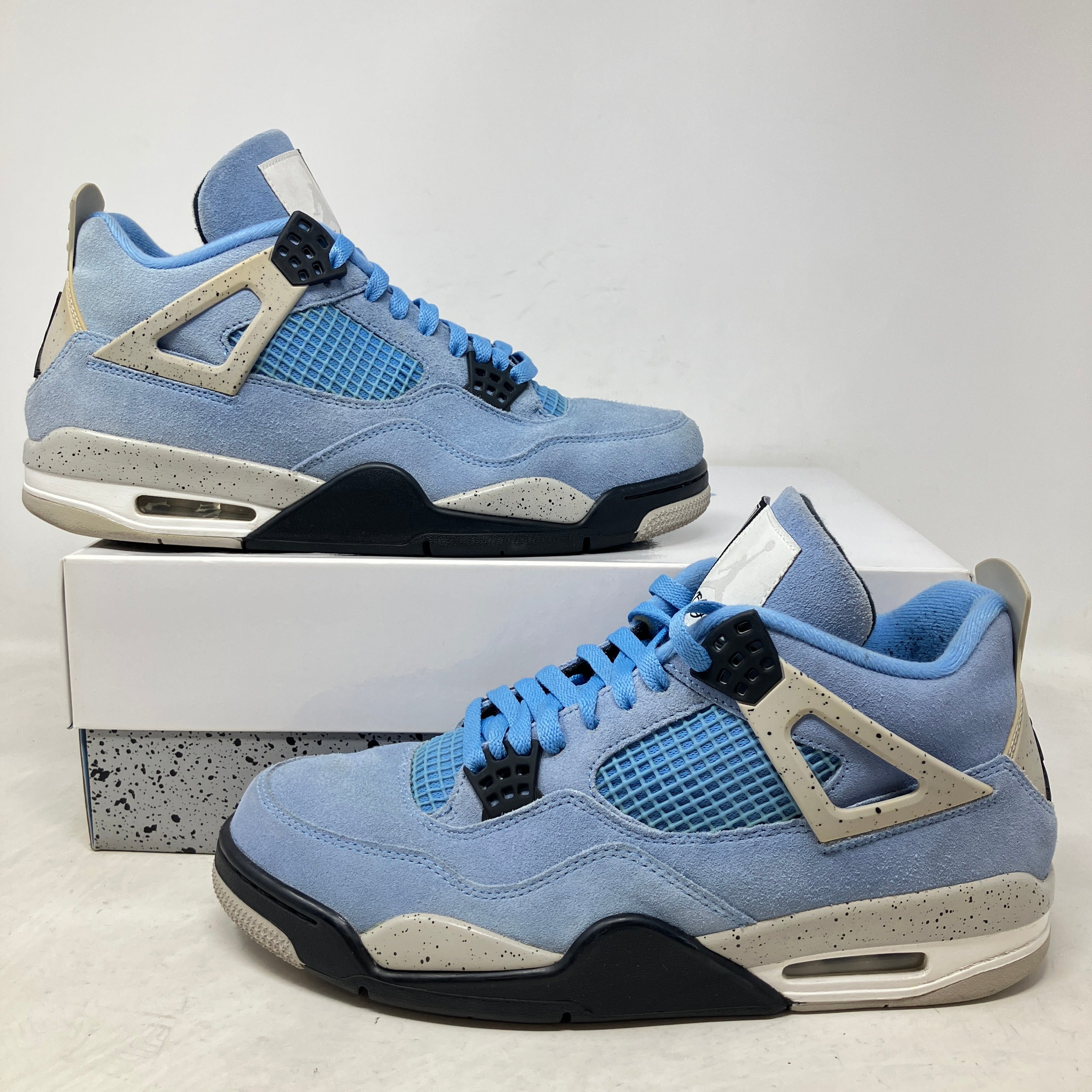Jordan 4 Retro University Blue