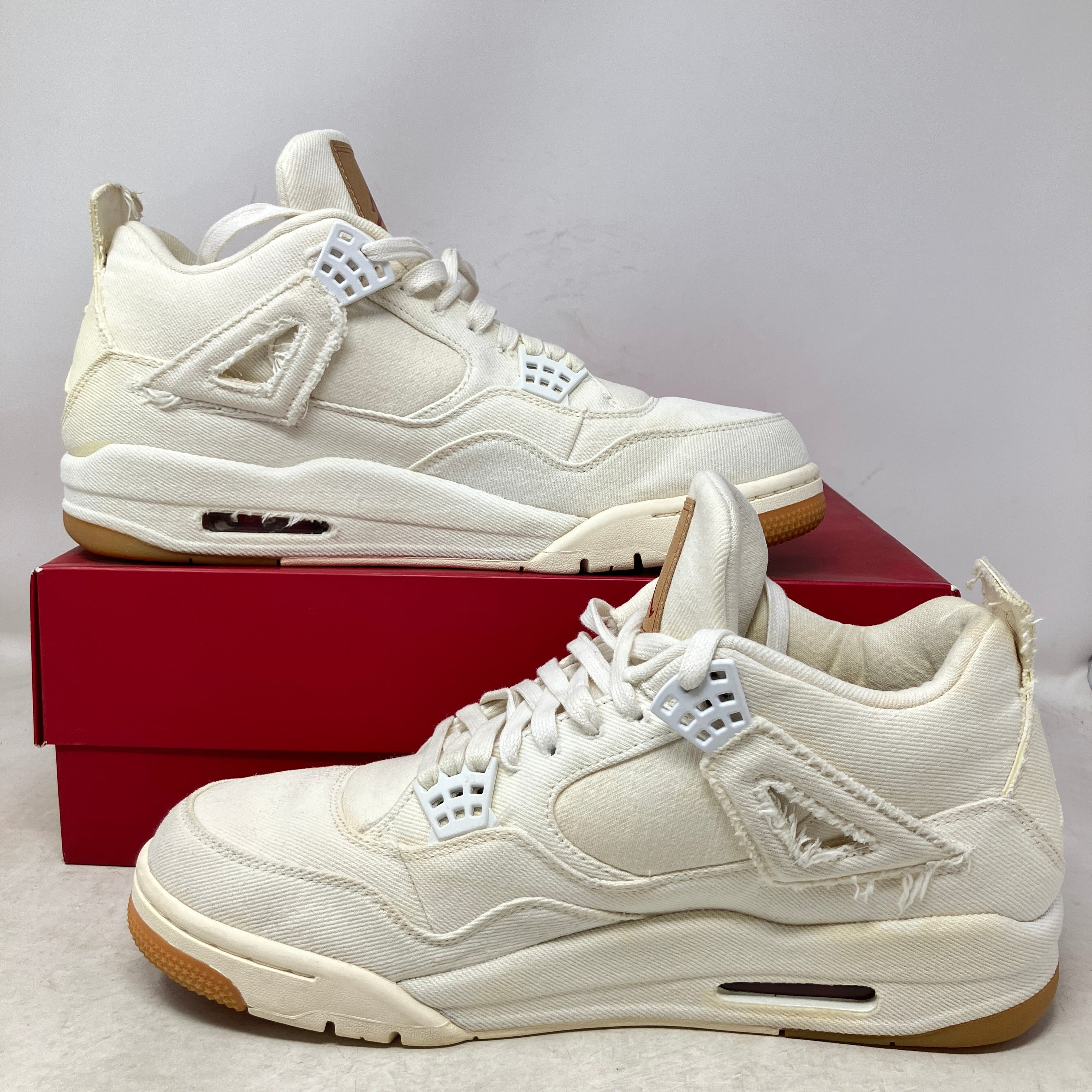 Jordan 4 Retro Levi's White (Blank Tag)