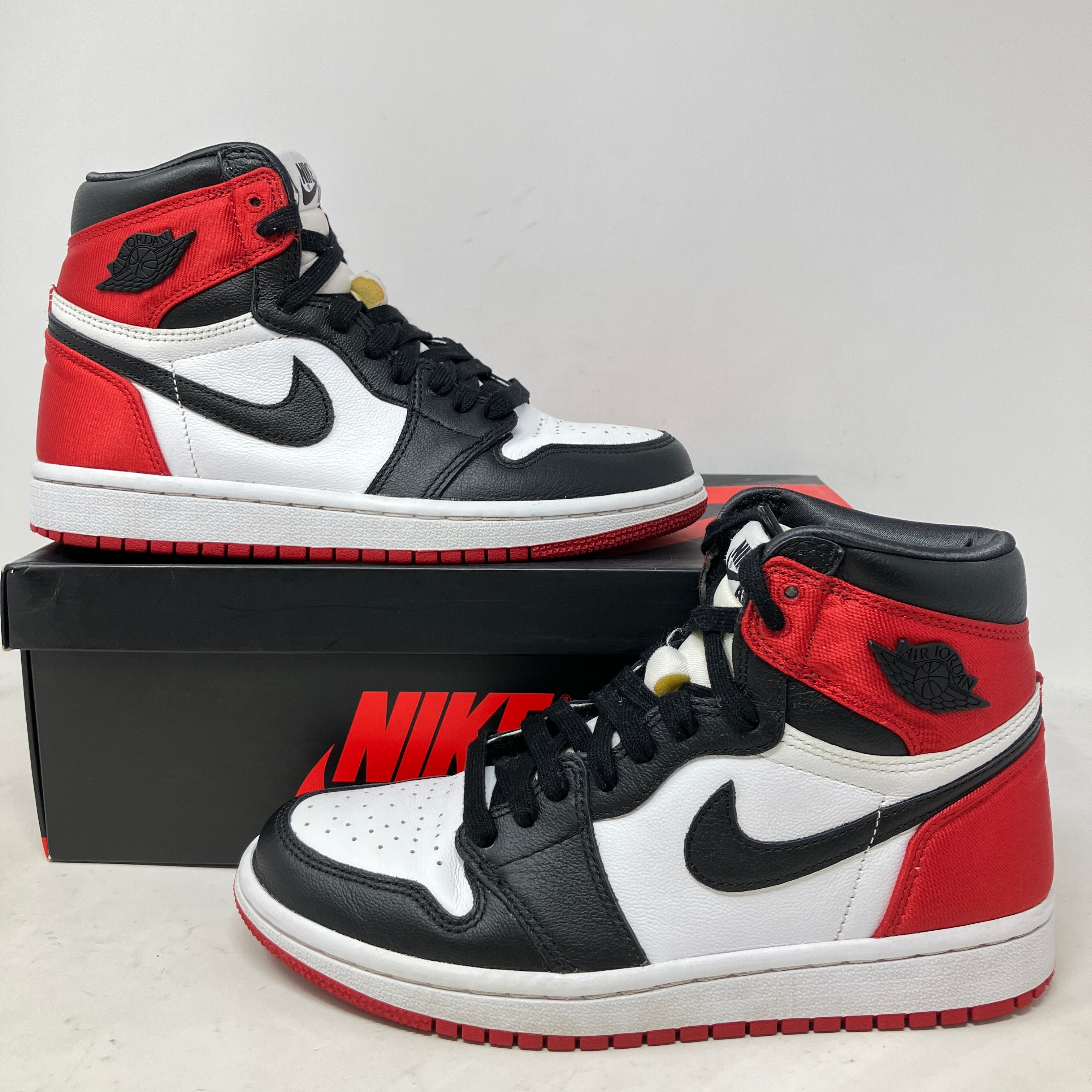 Jordan 1 Retro High Satin Black Toe (Women's)
