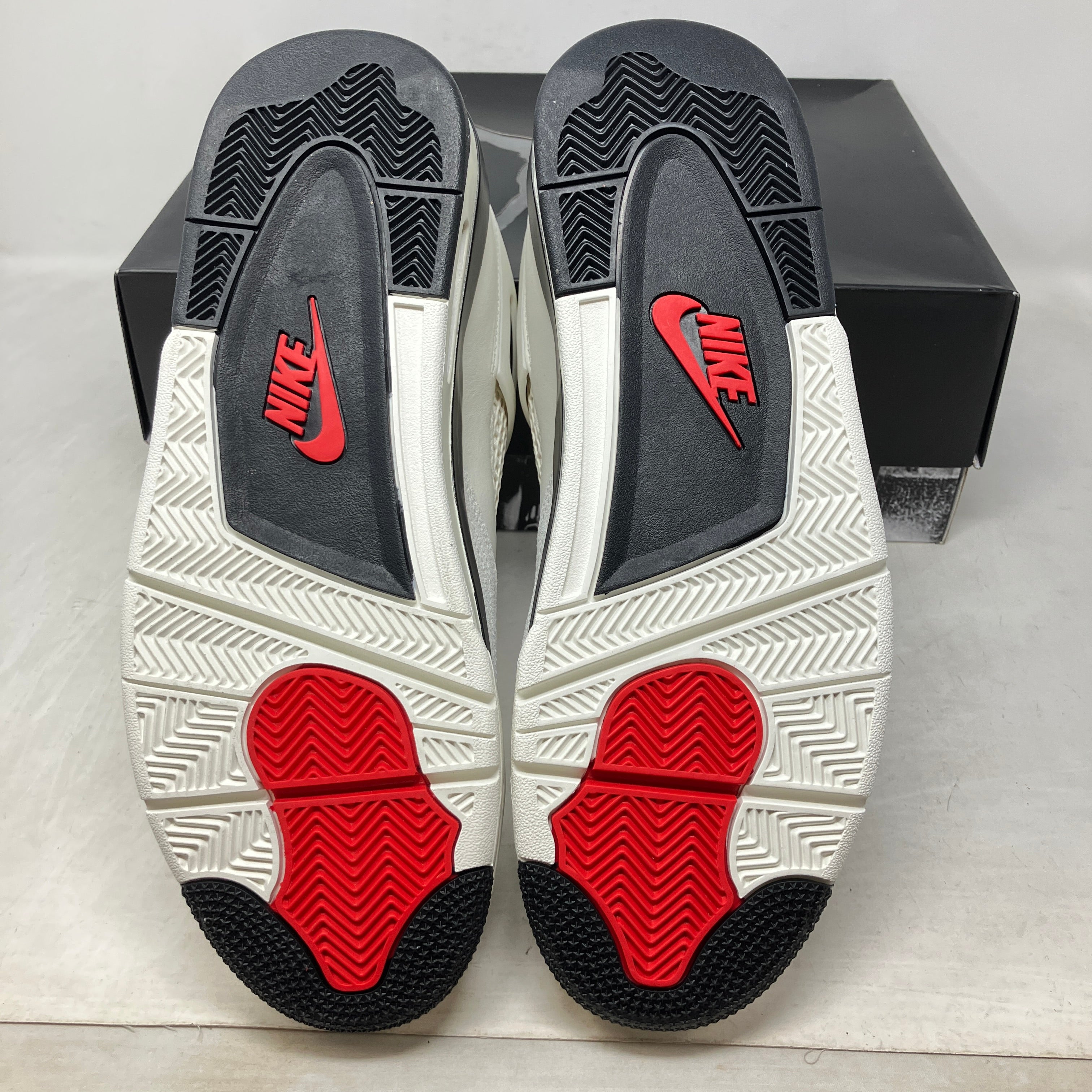 Jordan 4 Retro OG Flight Club