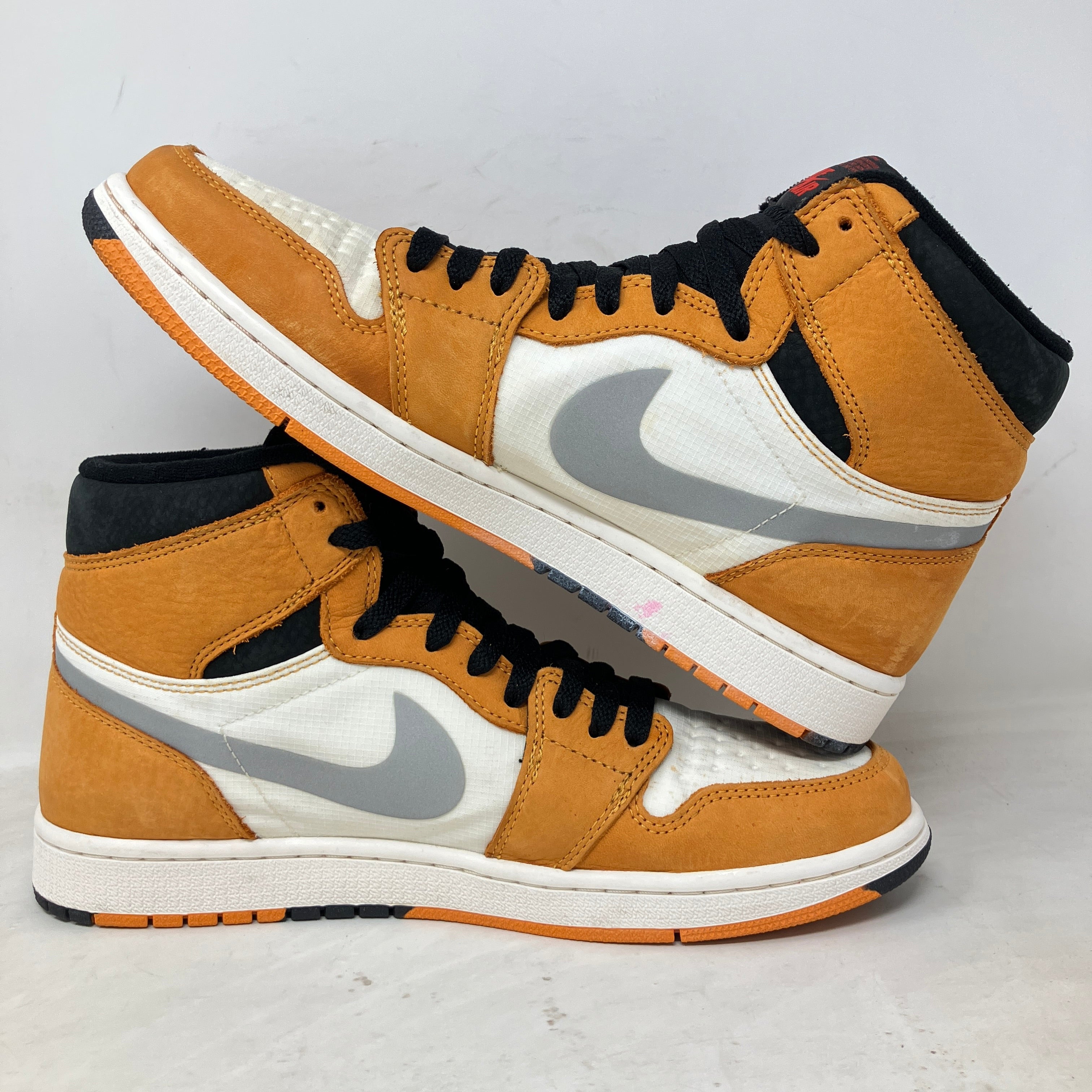 Jordan 1 Retro High Element Gore-Tex Light Curry