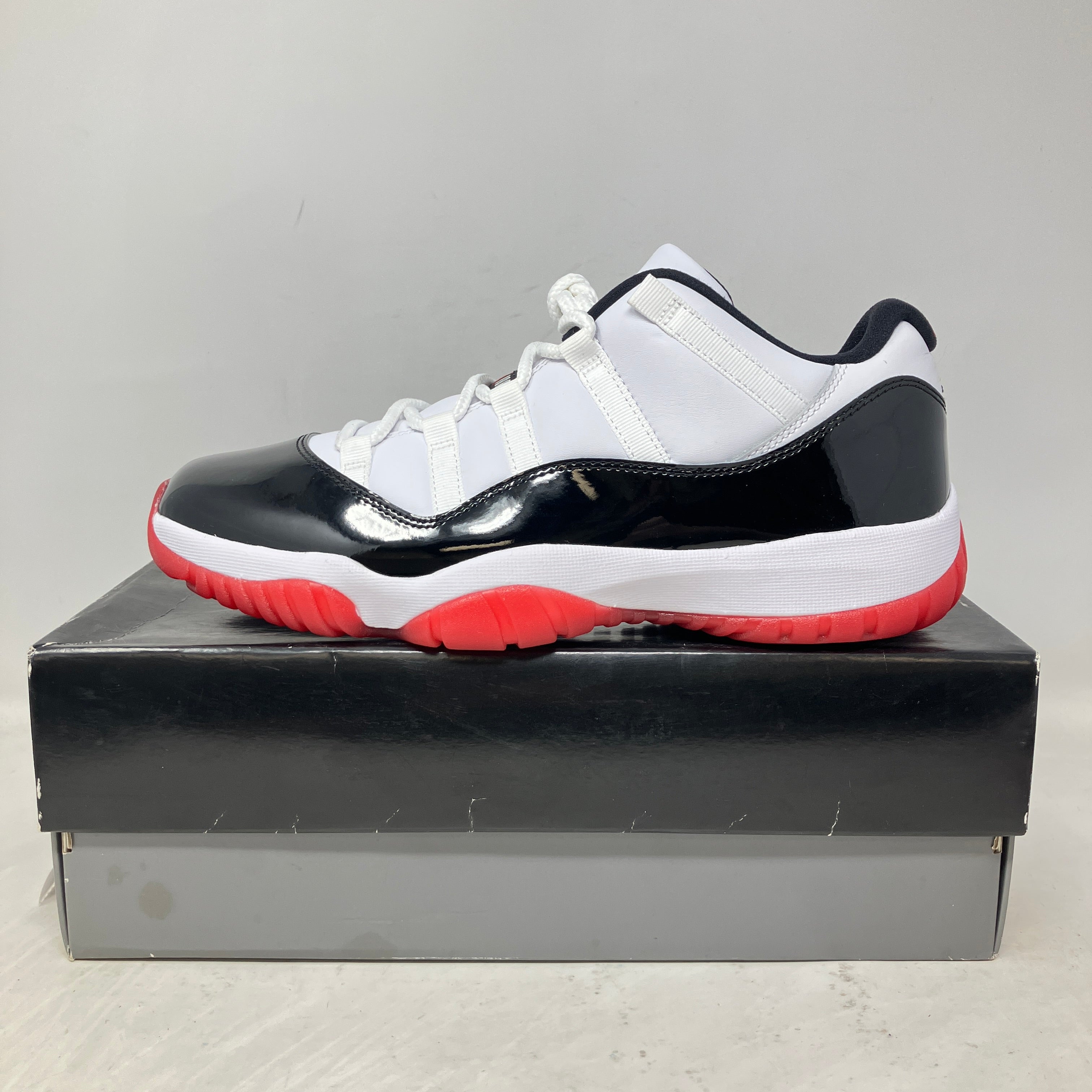 Jordan 11 Retro Low Concord Bred