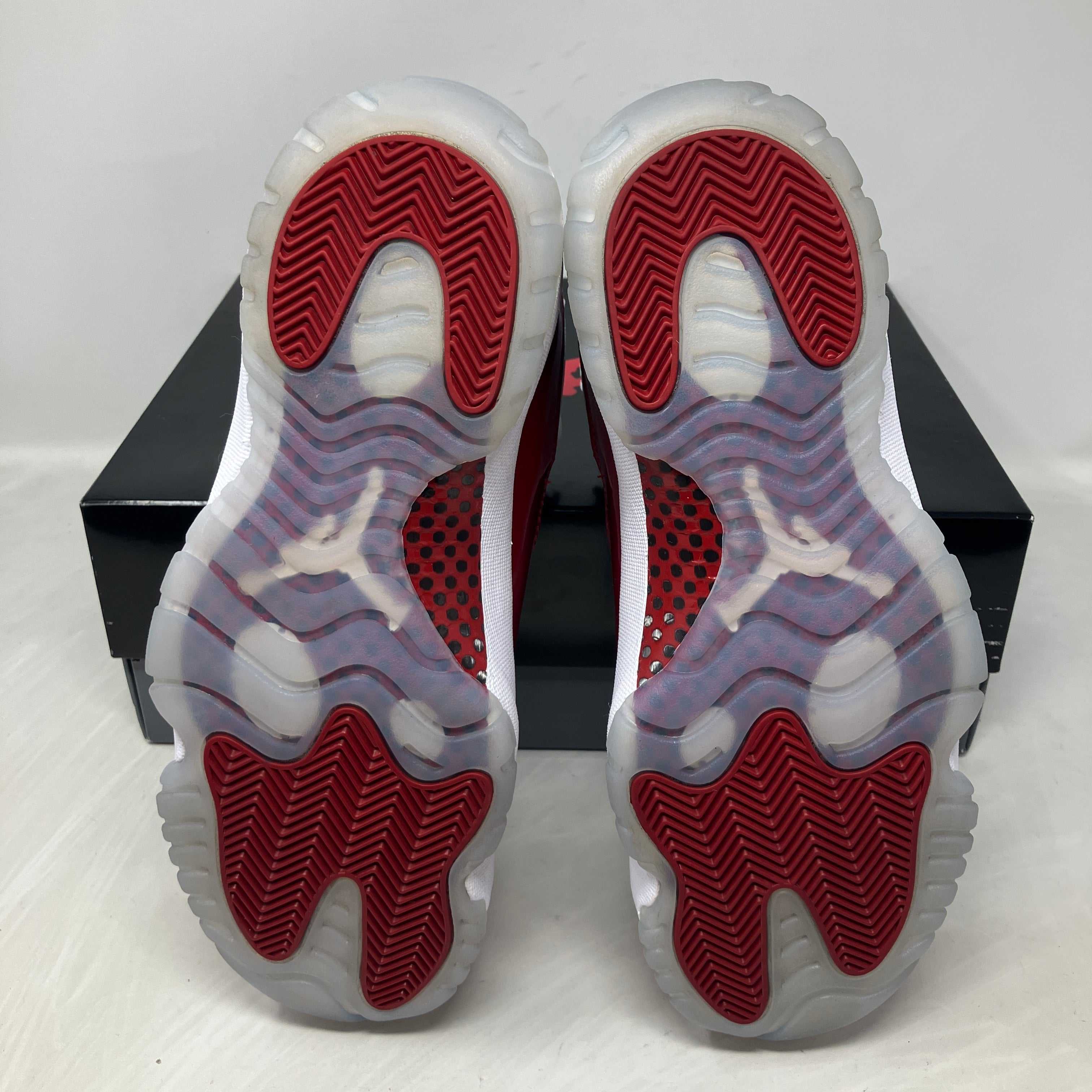 Jordan 11 Retro Cherry (2022)