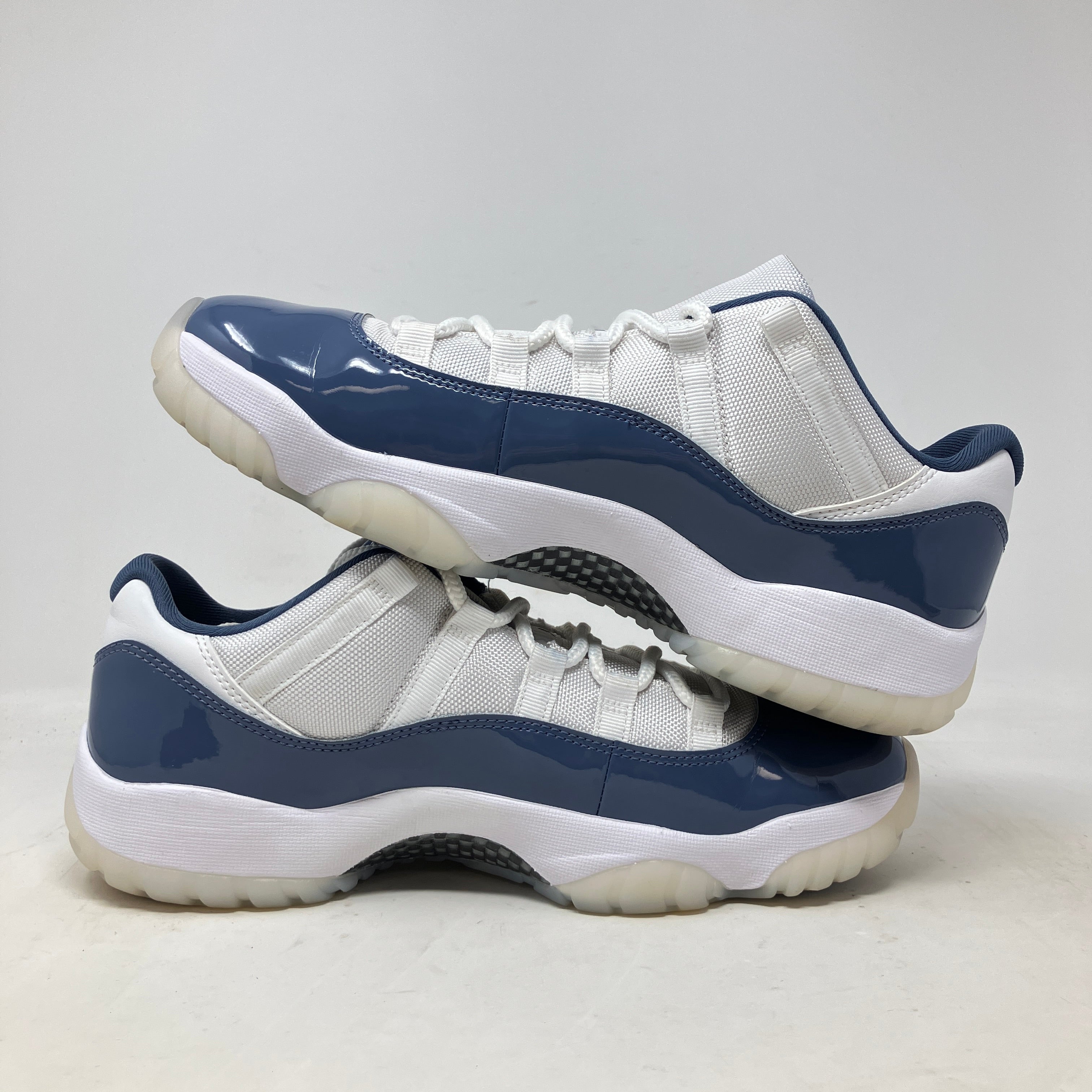 Jordan 11 Retro Low Diffused Blue