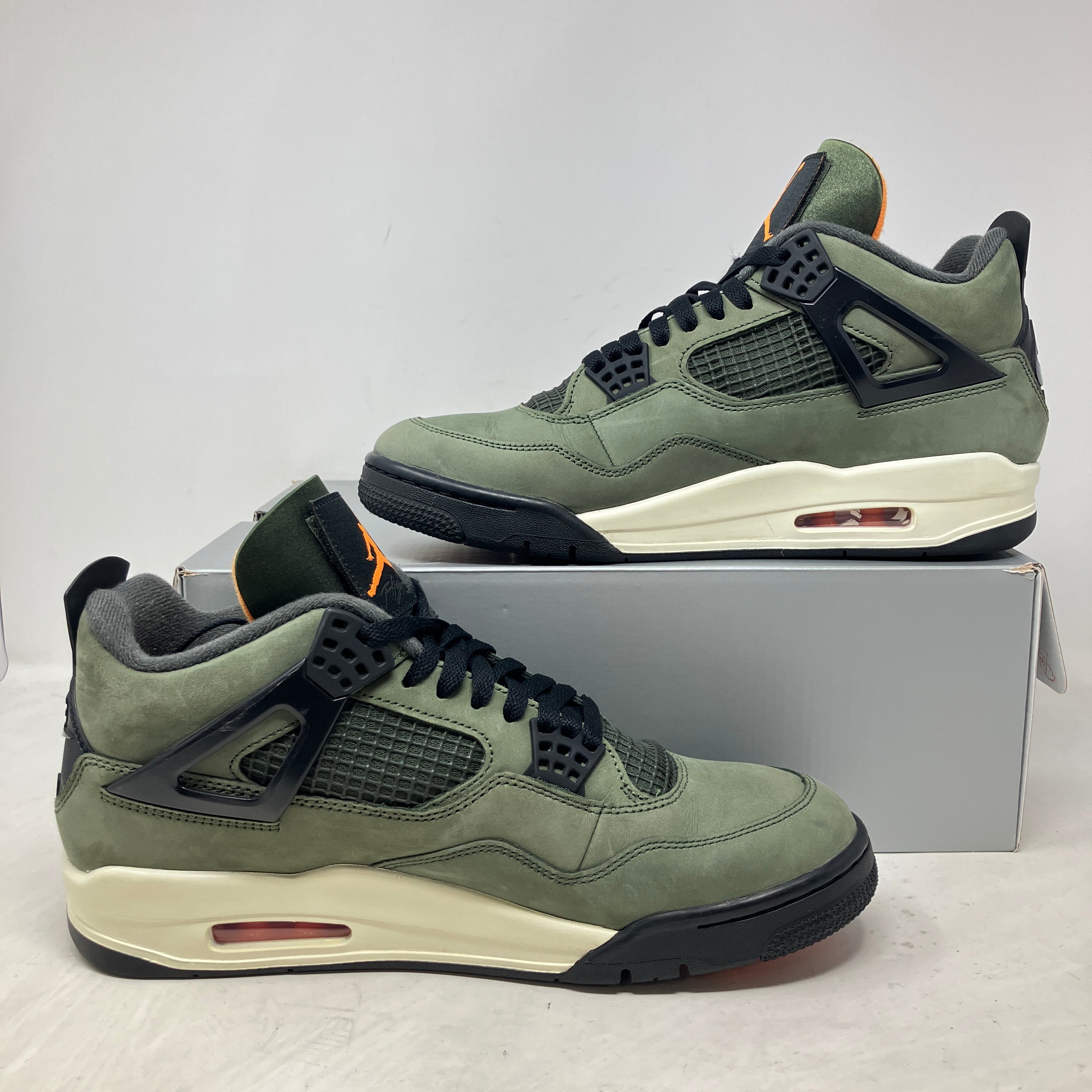Jordan 4 Retro OG SP Undefeated (2025)