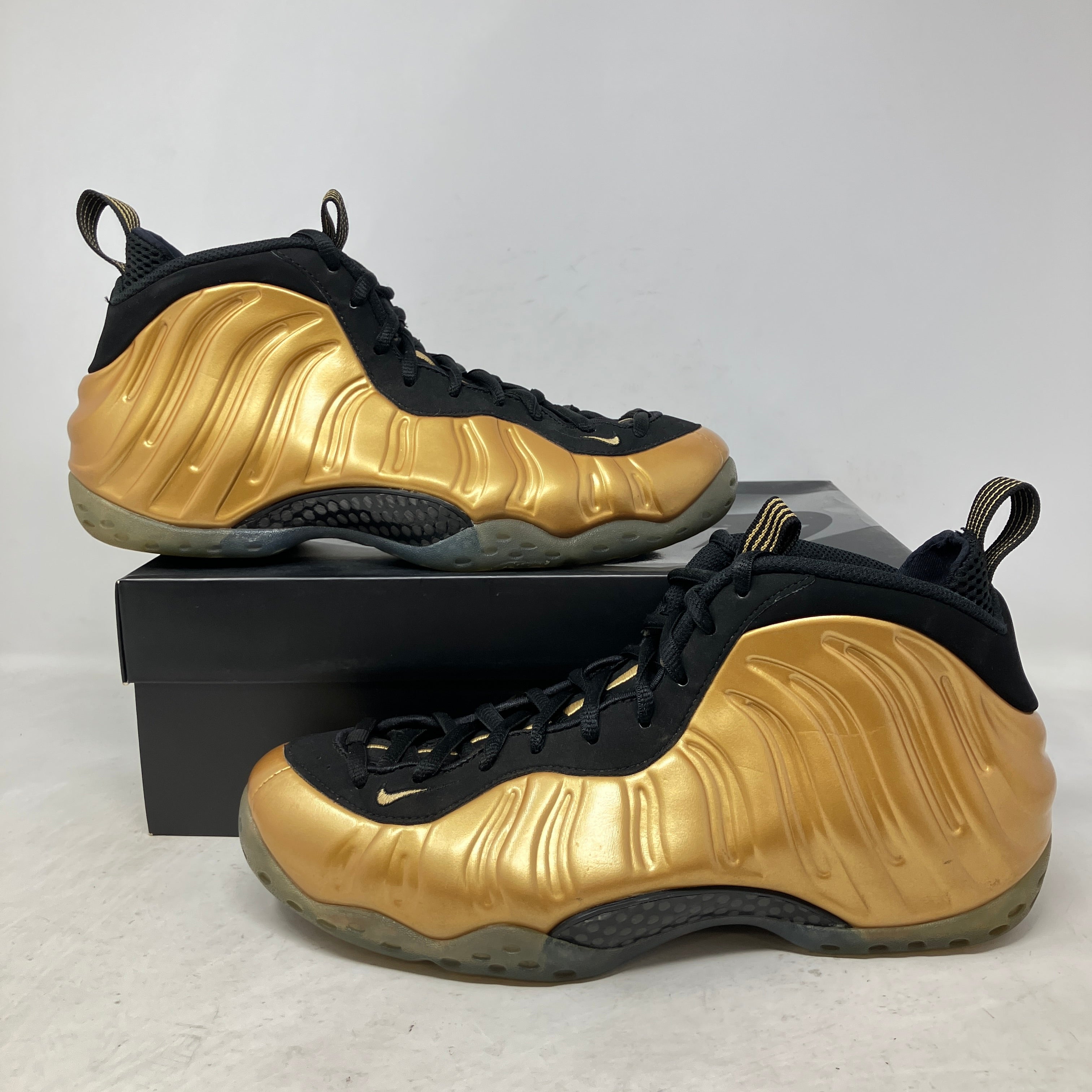 Nike Air Foamposite One Metallic Gold