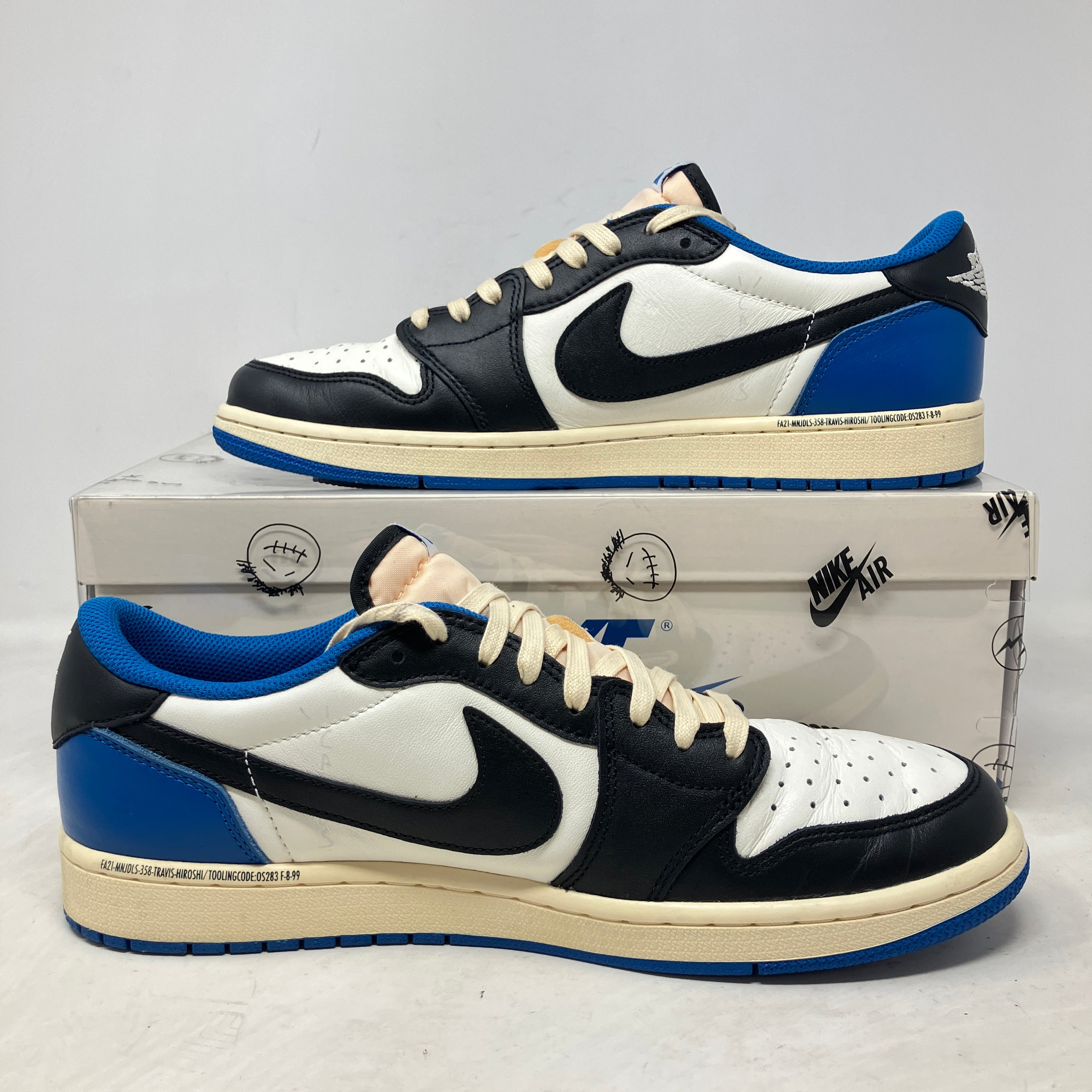 Jordan 1 Retro Low OG SP Fragment x Travis Scott