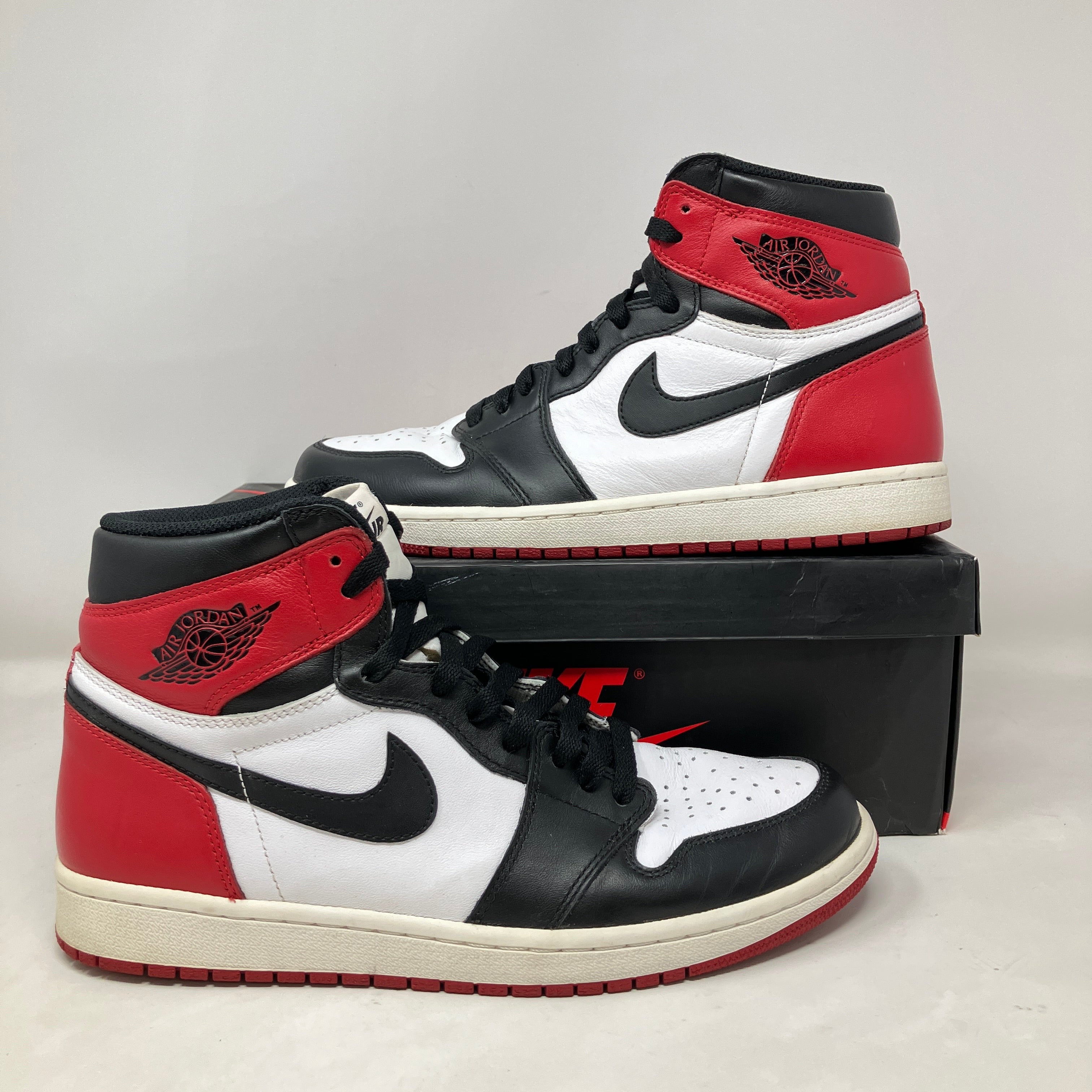 Jordan 1 Retro Black Toe (2016)