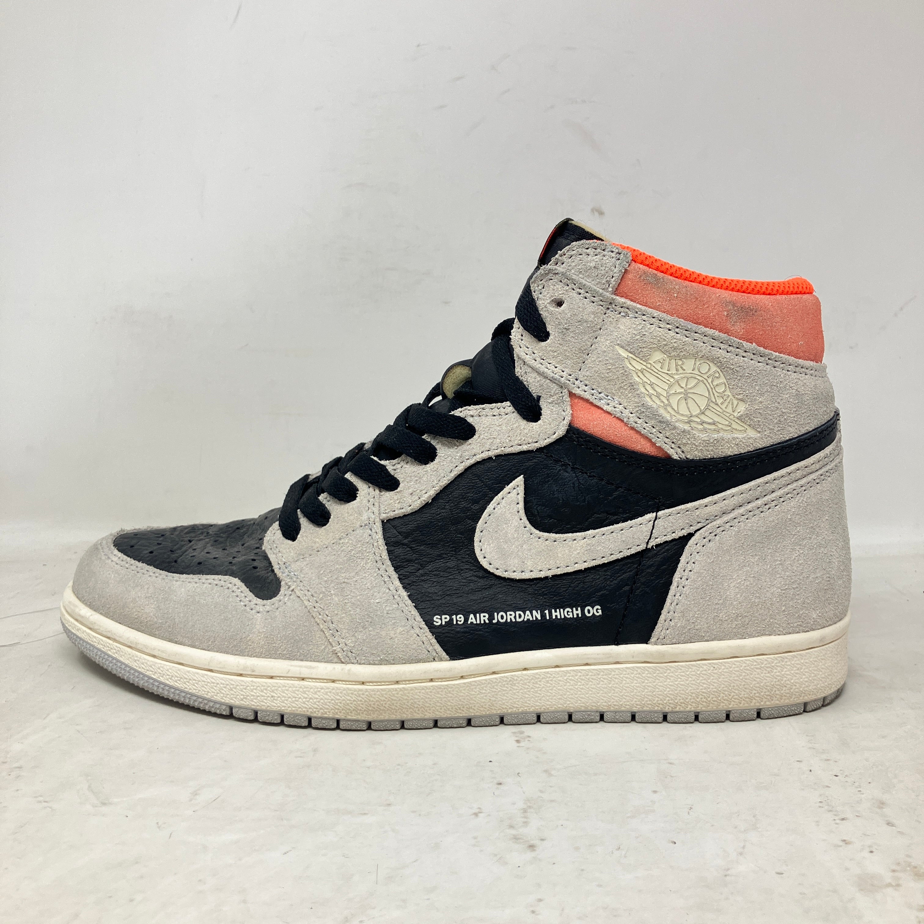 Jordan 1 Retro High Neutral Grey Hyper Crimson