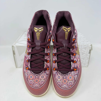 Nike Kobe 9 EM Low Silk sneakers, pre-owned, patterned design, Kobe logo.