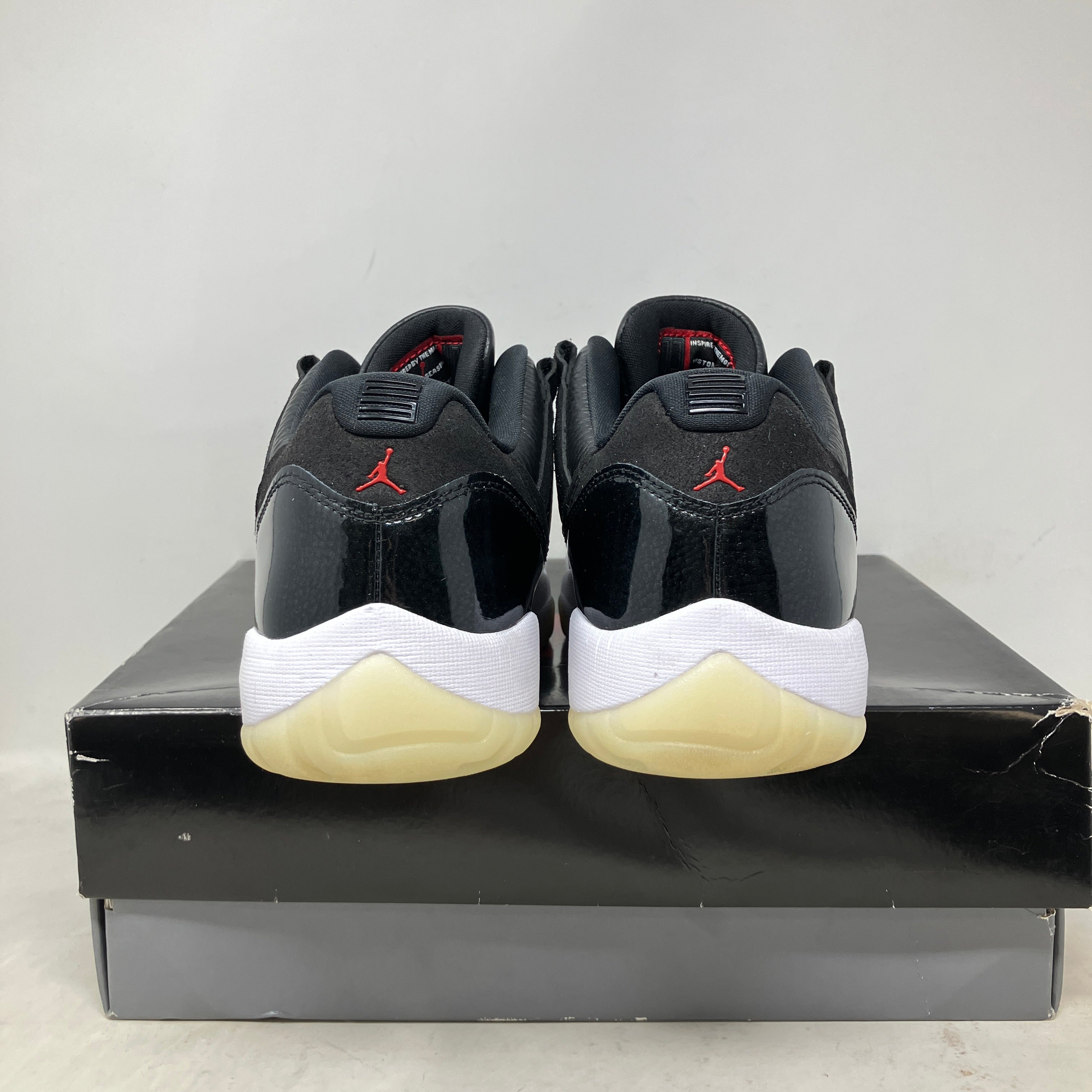 Jordan 11 Retro Low 72-10