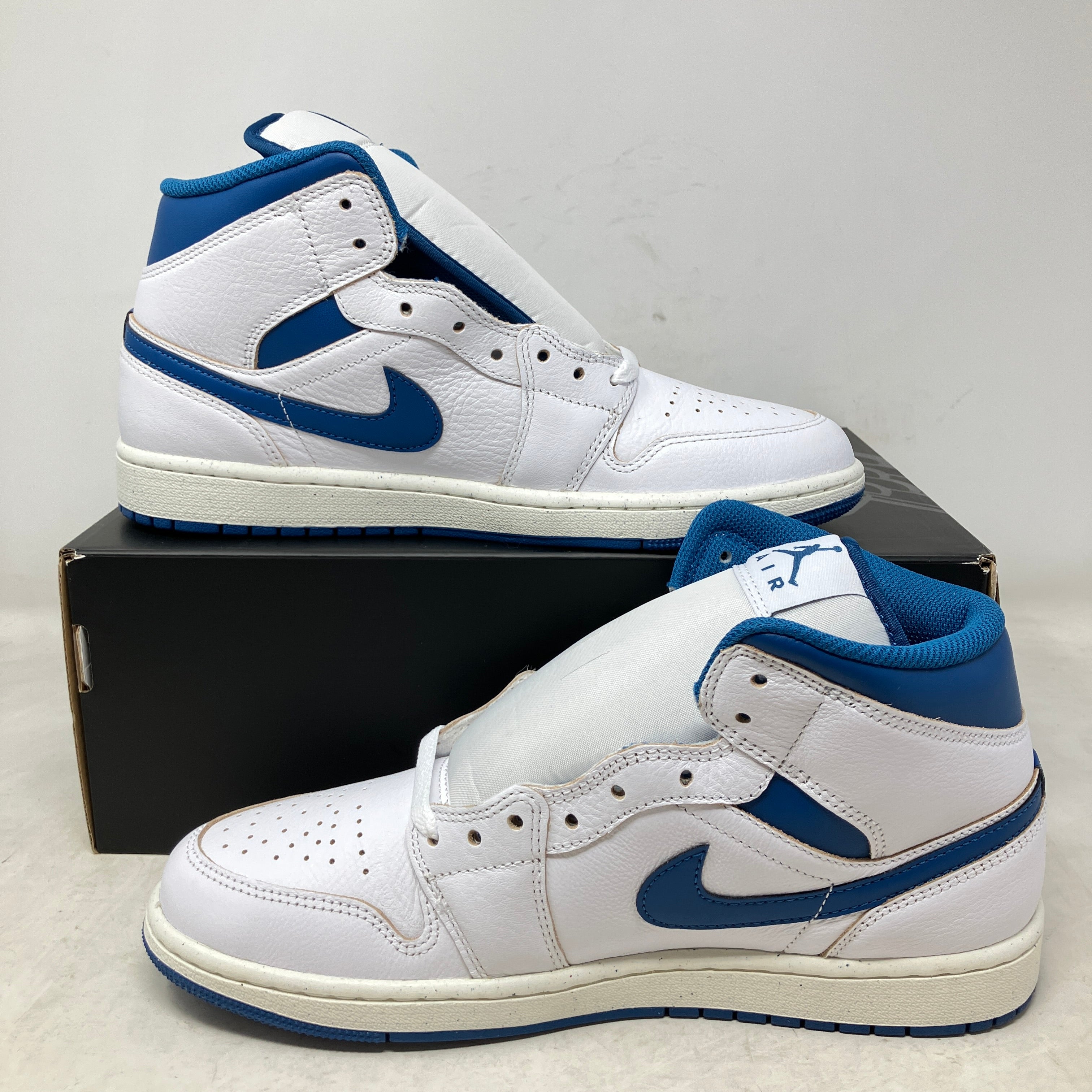 Jordan 1 Mid SE Industrial Blue