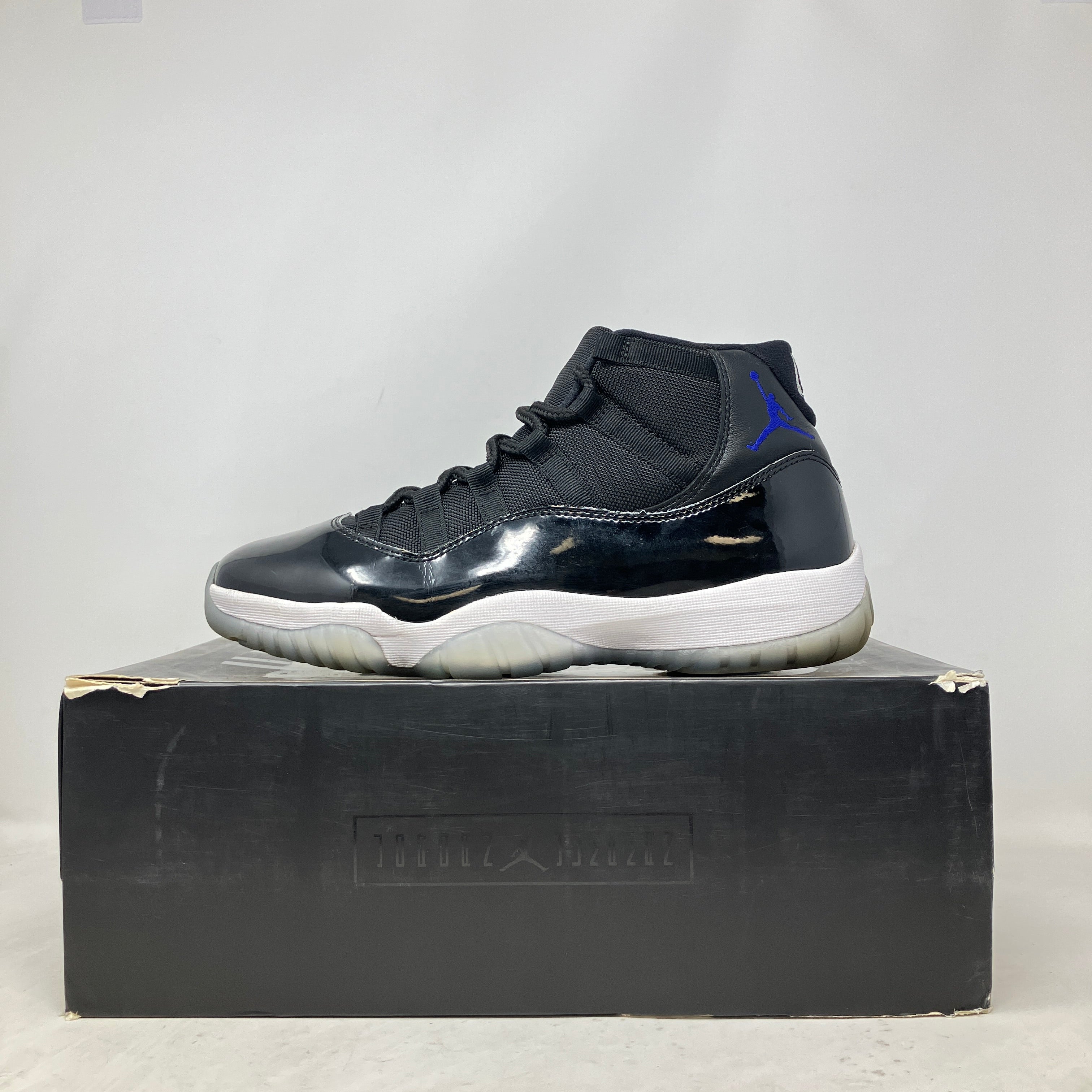 Jordan 11 Retro Space Jam (2016)