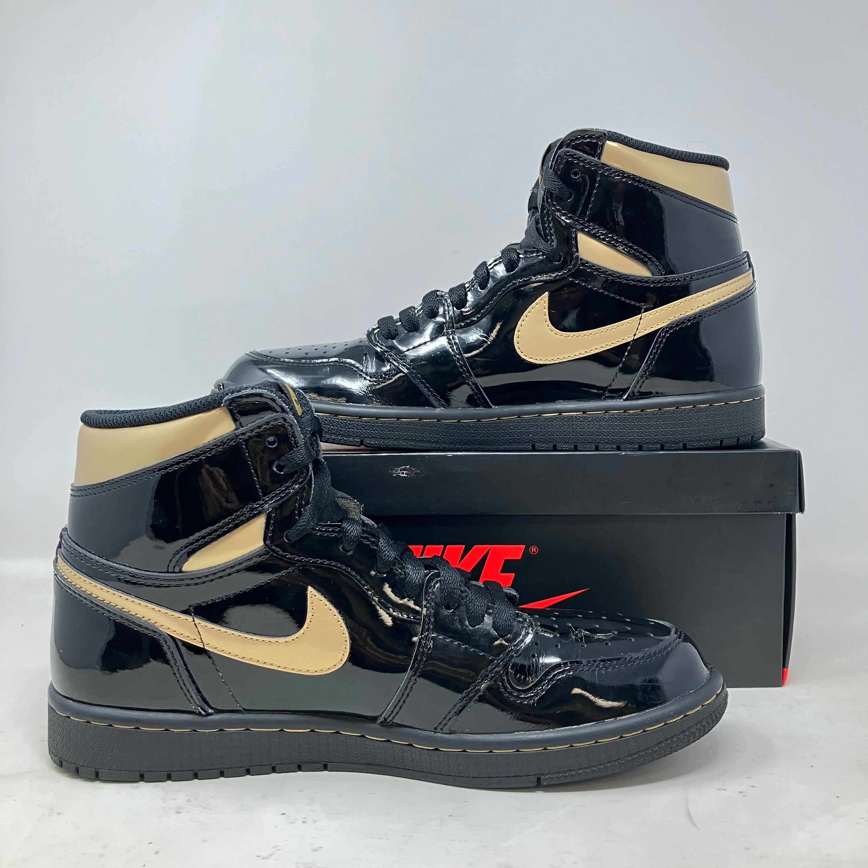Jordan 1 Retro High Black Metallic Gold