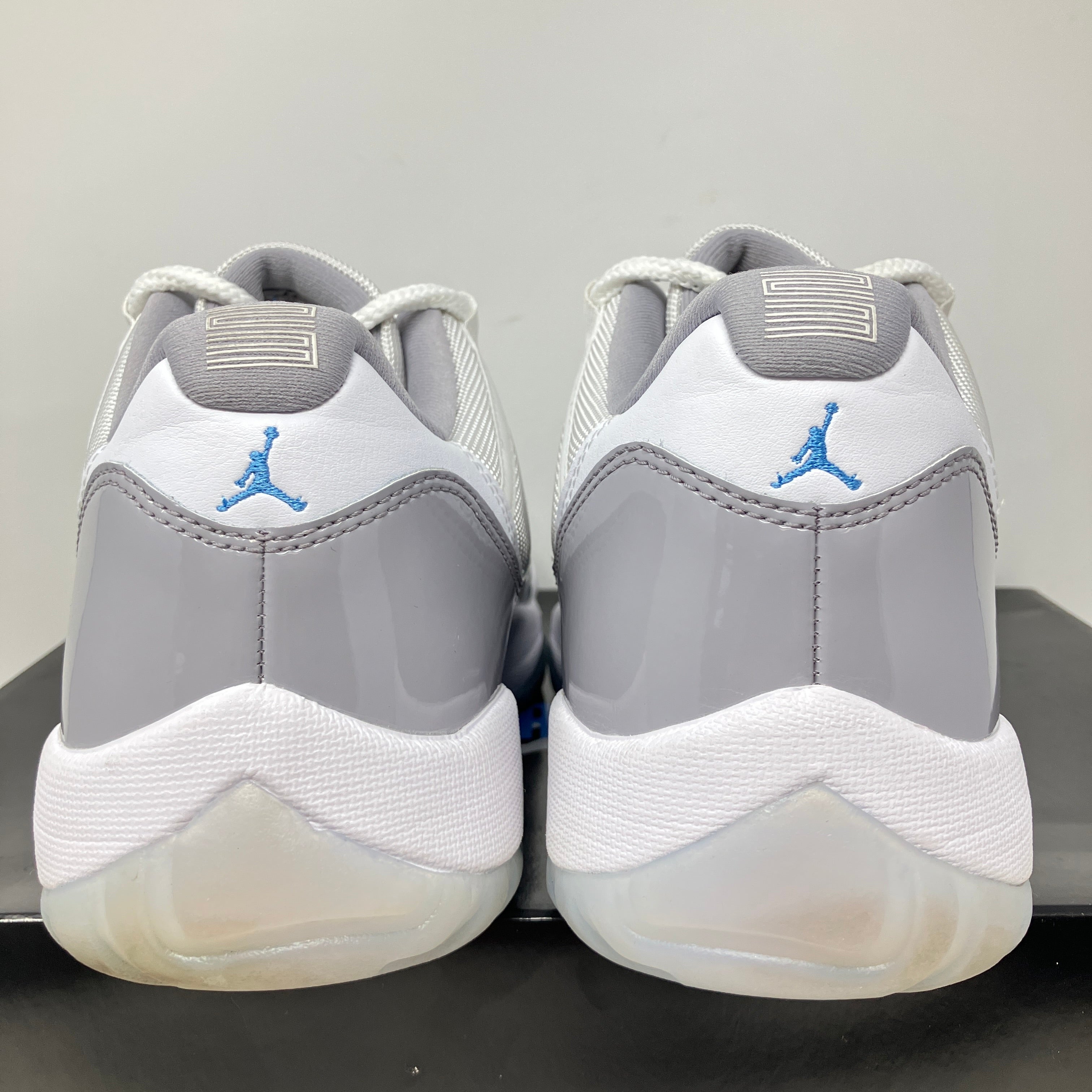 Jordan 11 Retro Low Cement Grey