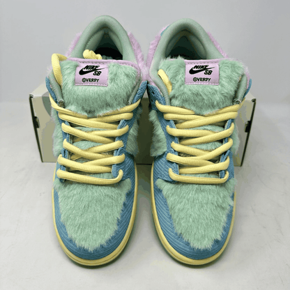 Nike SB Dunk Low Verdy Visty sneakers, brand new with accessories included.