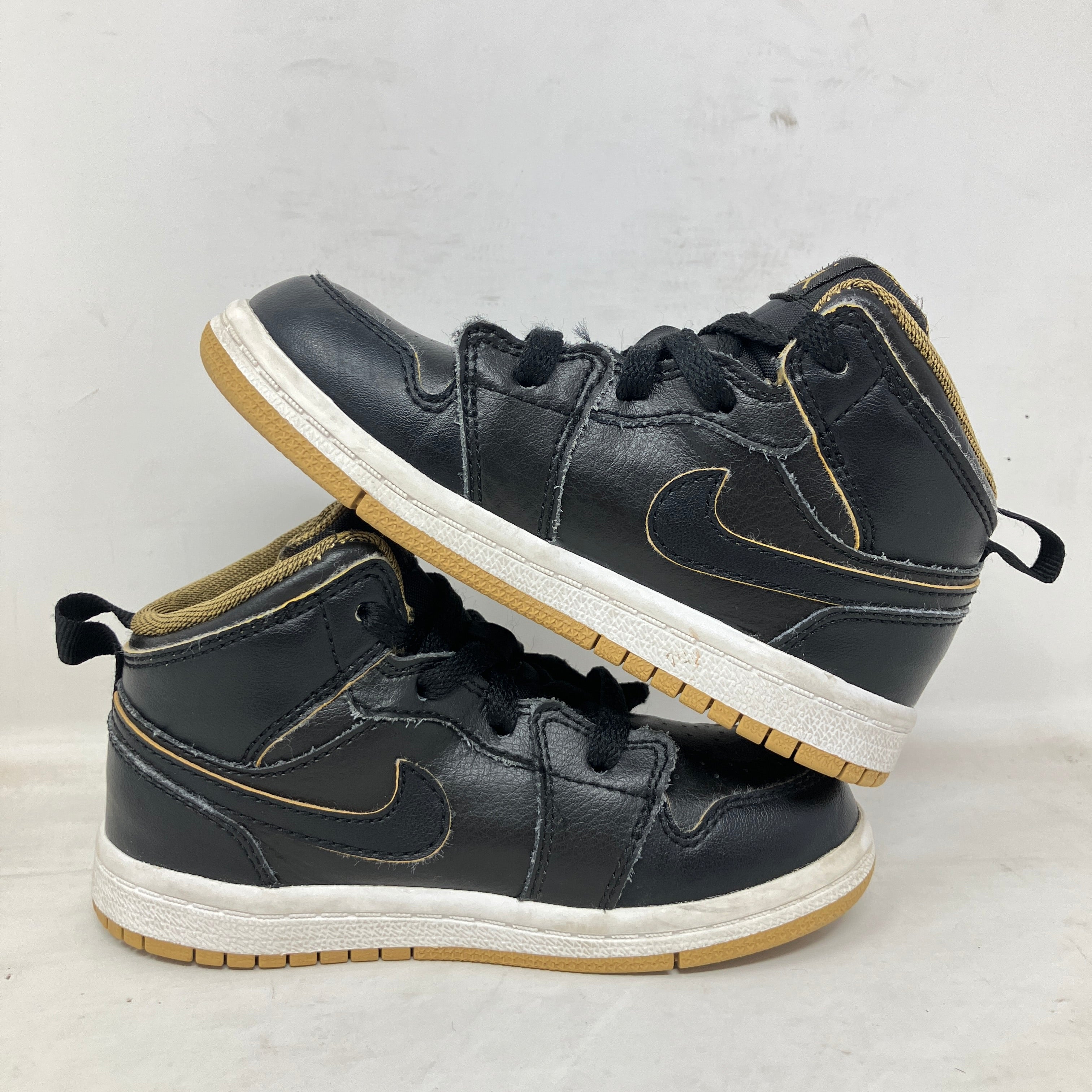 Jordan 1 Mid Black Metallic Gold (TD)