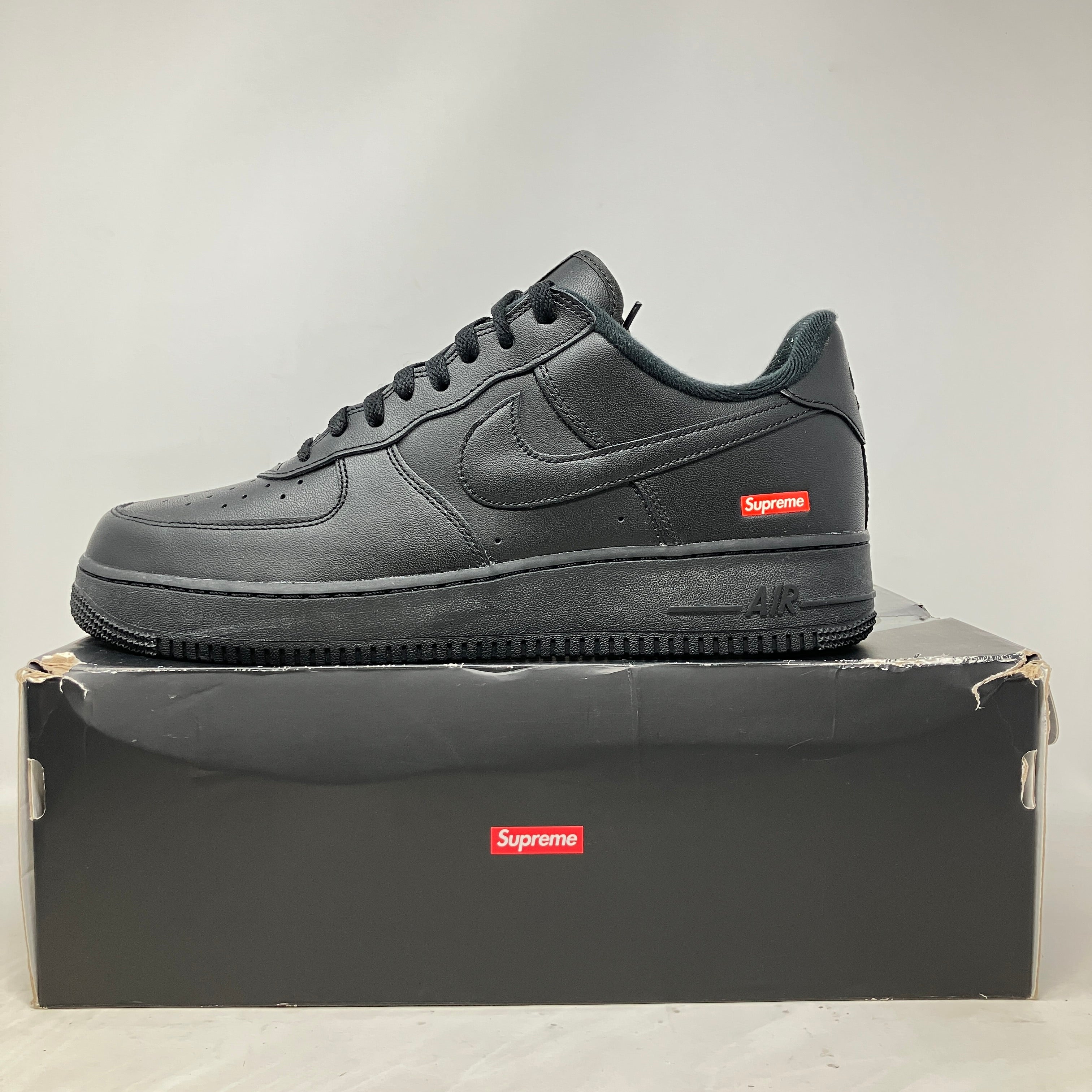 Nike Air Force 1 Low Supreme Black