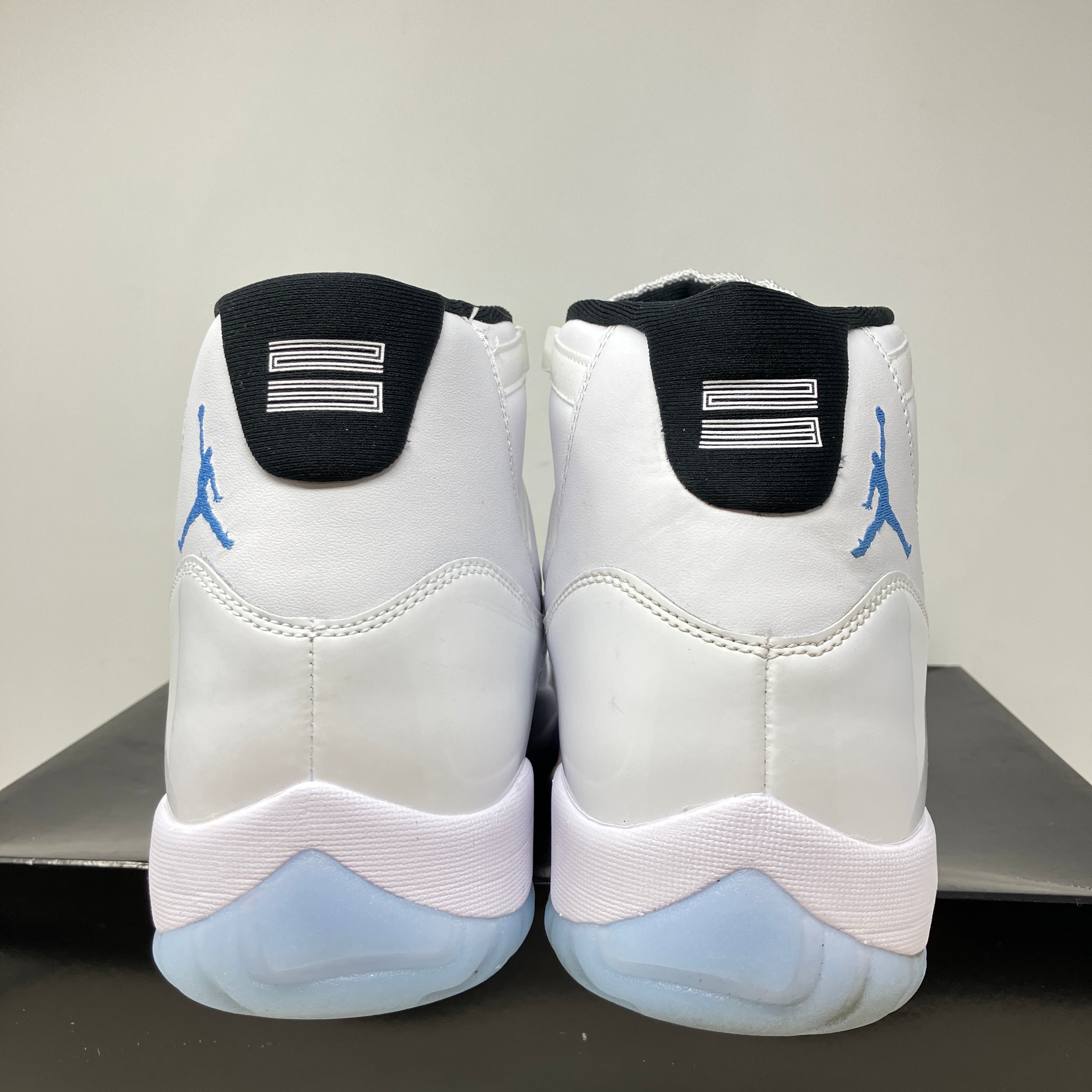 Jordan 11 Retro Legend Blue (2024)
