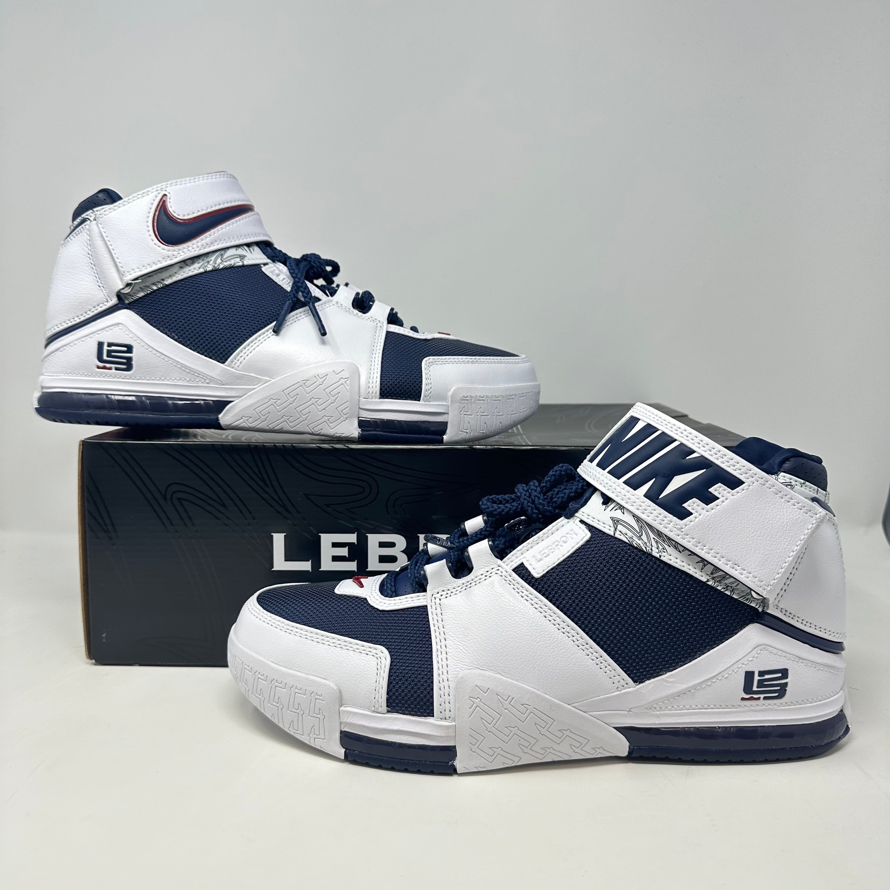 Nike LeBron Zoom 2 Midnight Navy (2022)