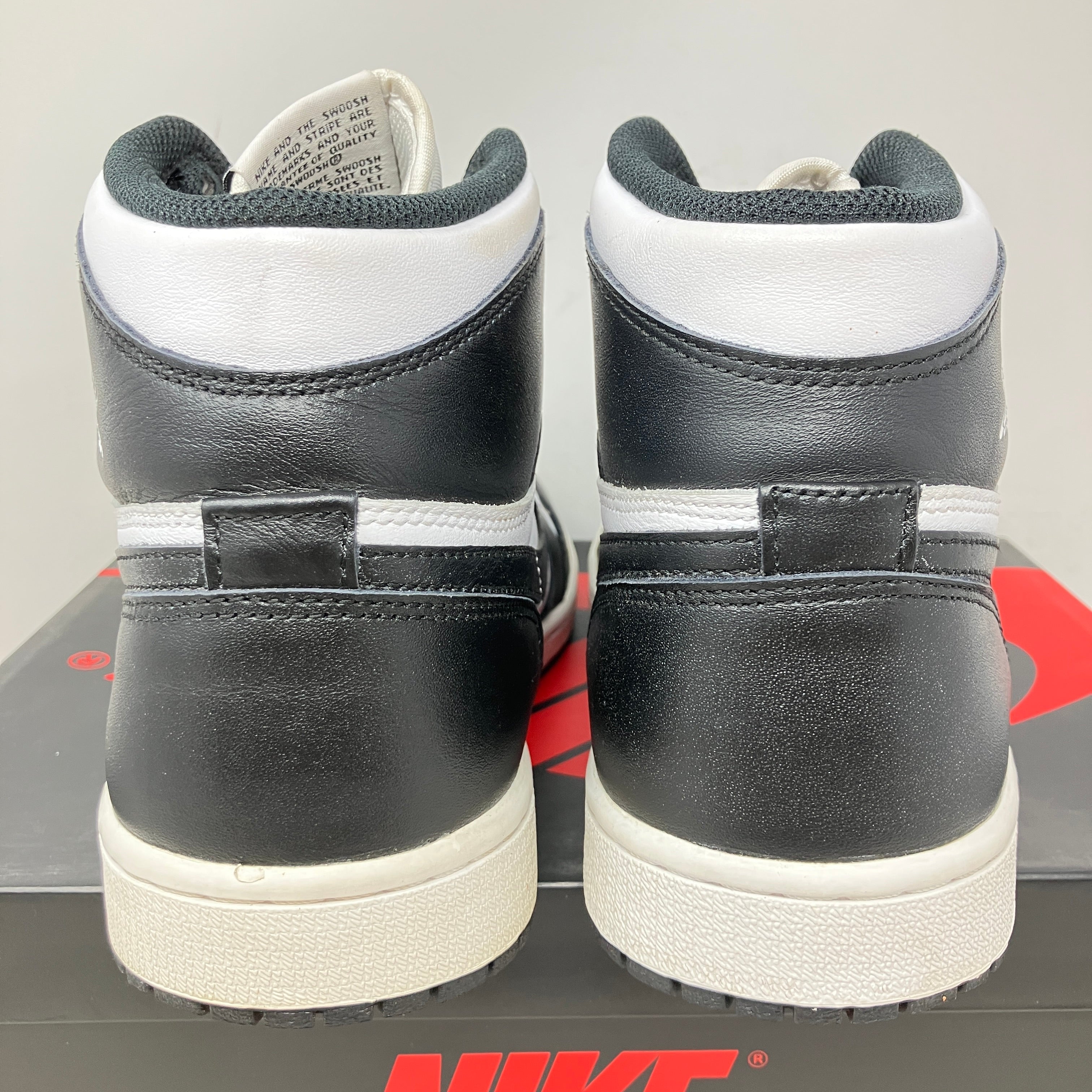 Jordan 1 Retro Black White (2014)
