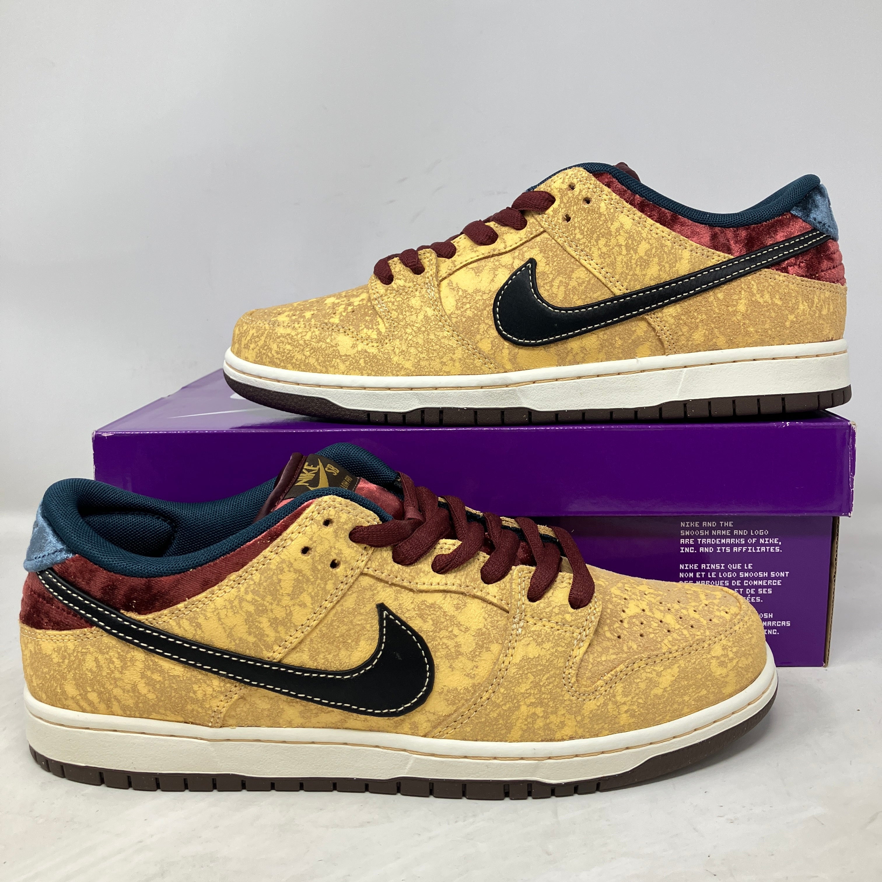 Nike SB Dunk Low City of Cinema
