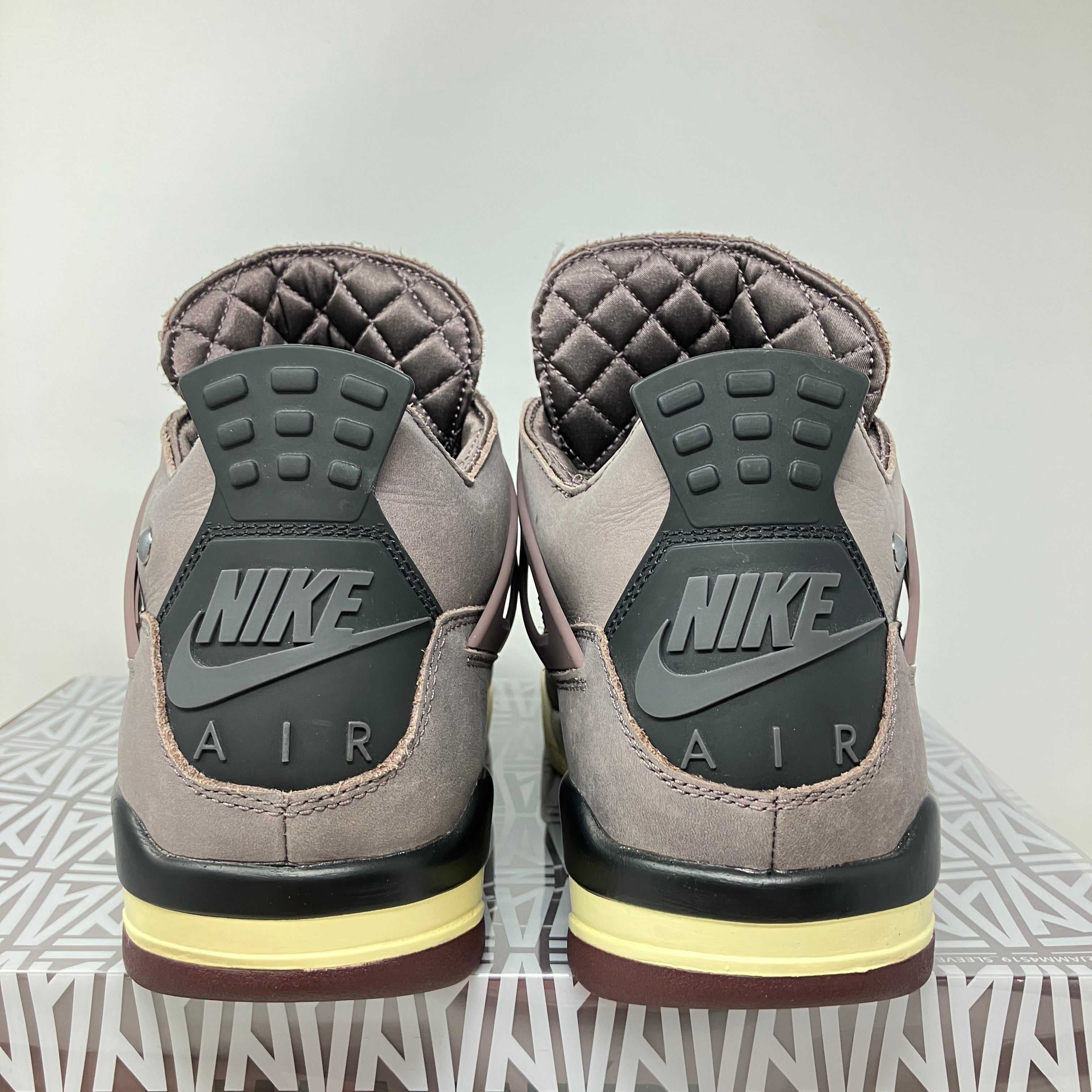 Jordan 4 Retro SP A Ma Maniére Violet Ore
