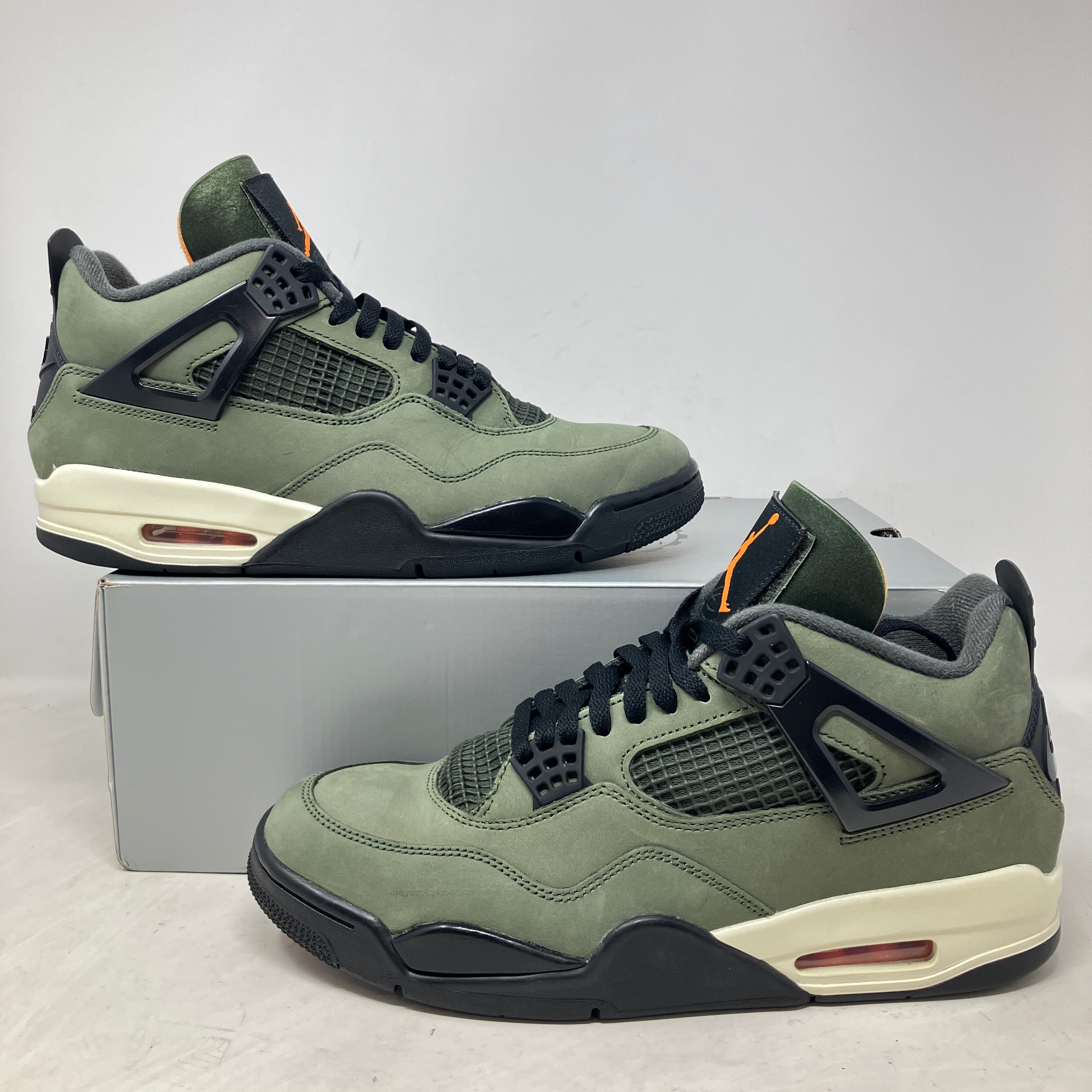 Jordan 4 Retro OG SP Undefeated (2025)