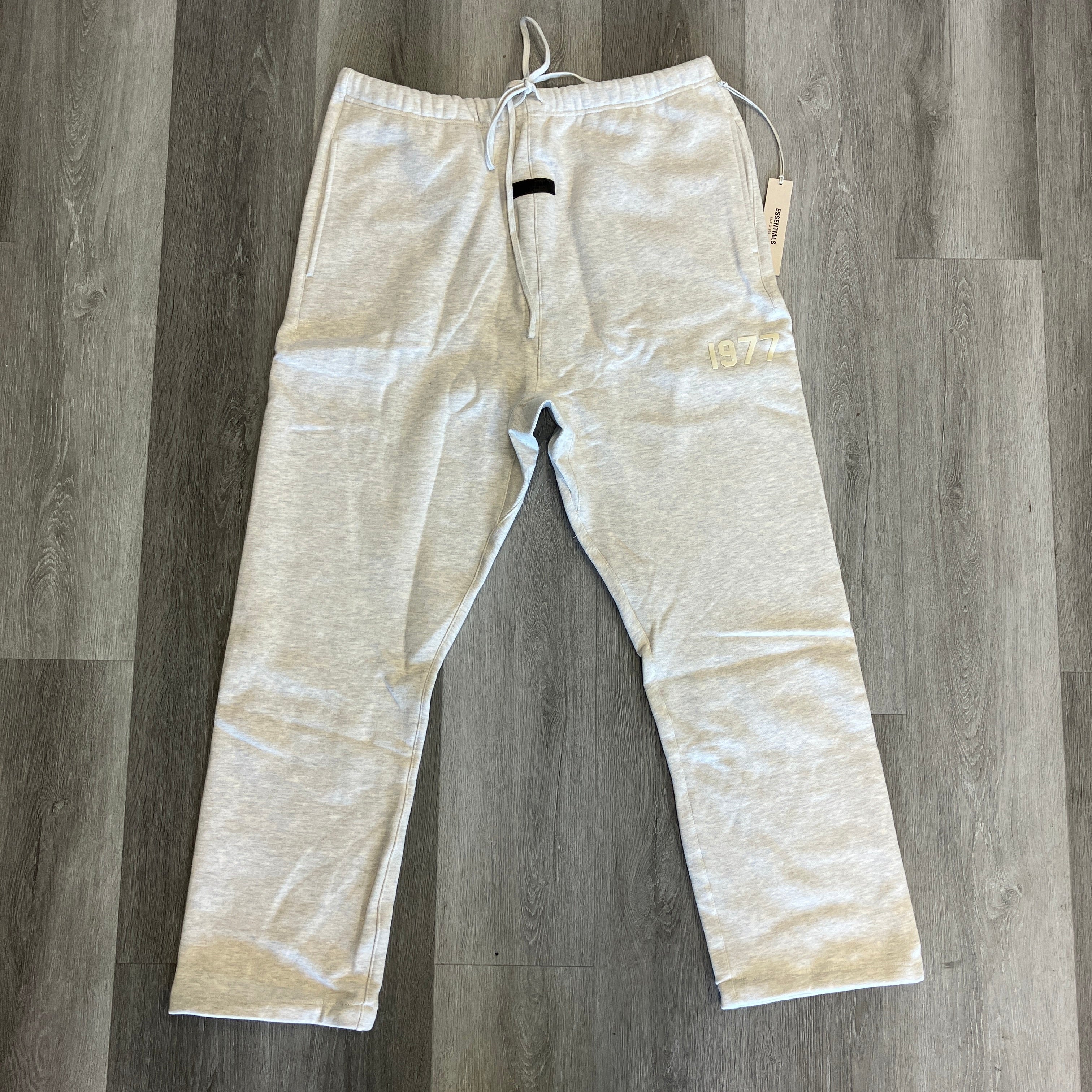 Fear of God Essentials Relaxed Sweatpants Light Oatmeal