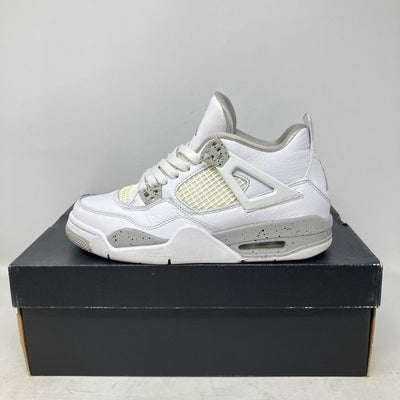 Jordan 4 Retro White Oreo GS pre-owned sneaker with white and grey speckled design on black shoe box